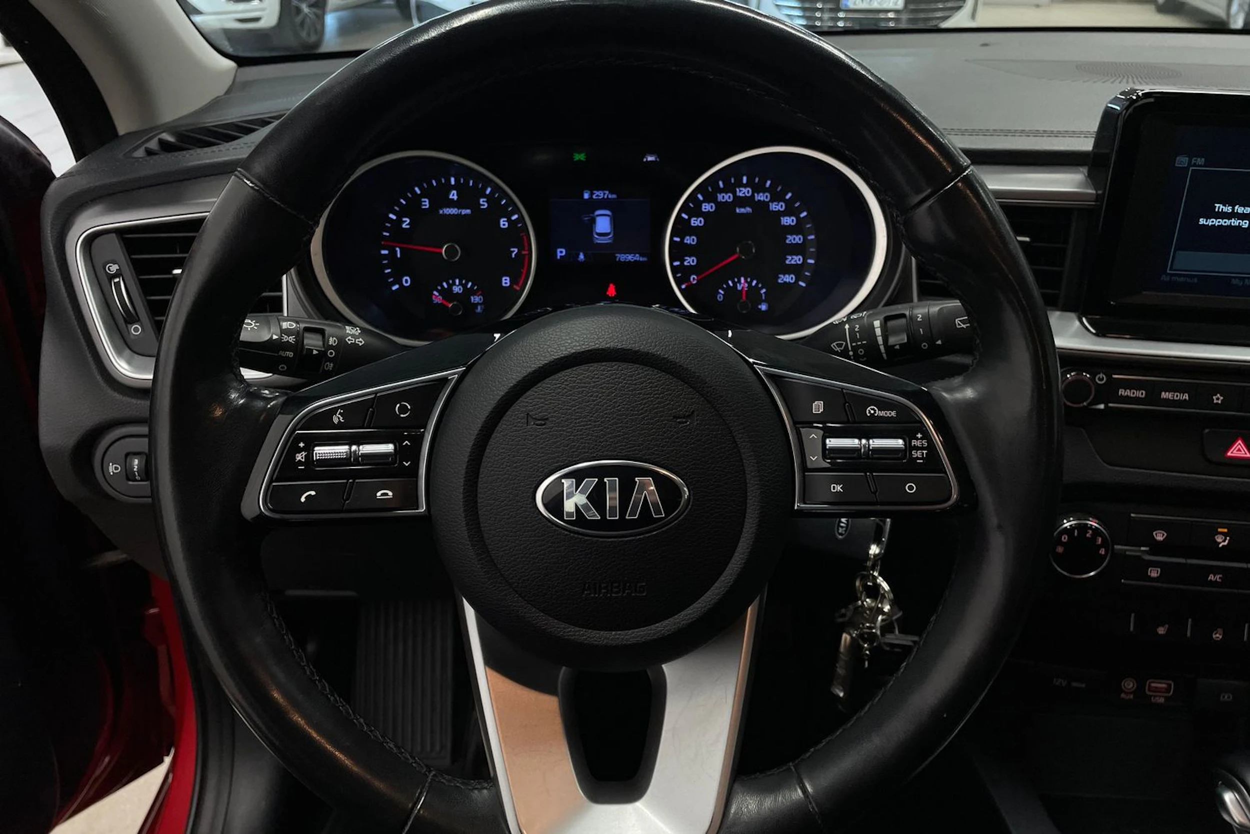 Punainen Kia Ceed 2019 kuva 12.
