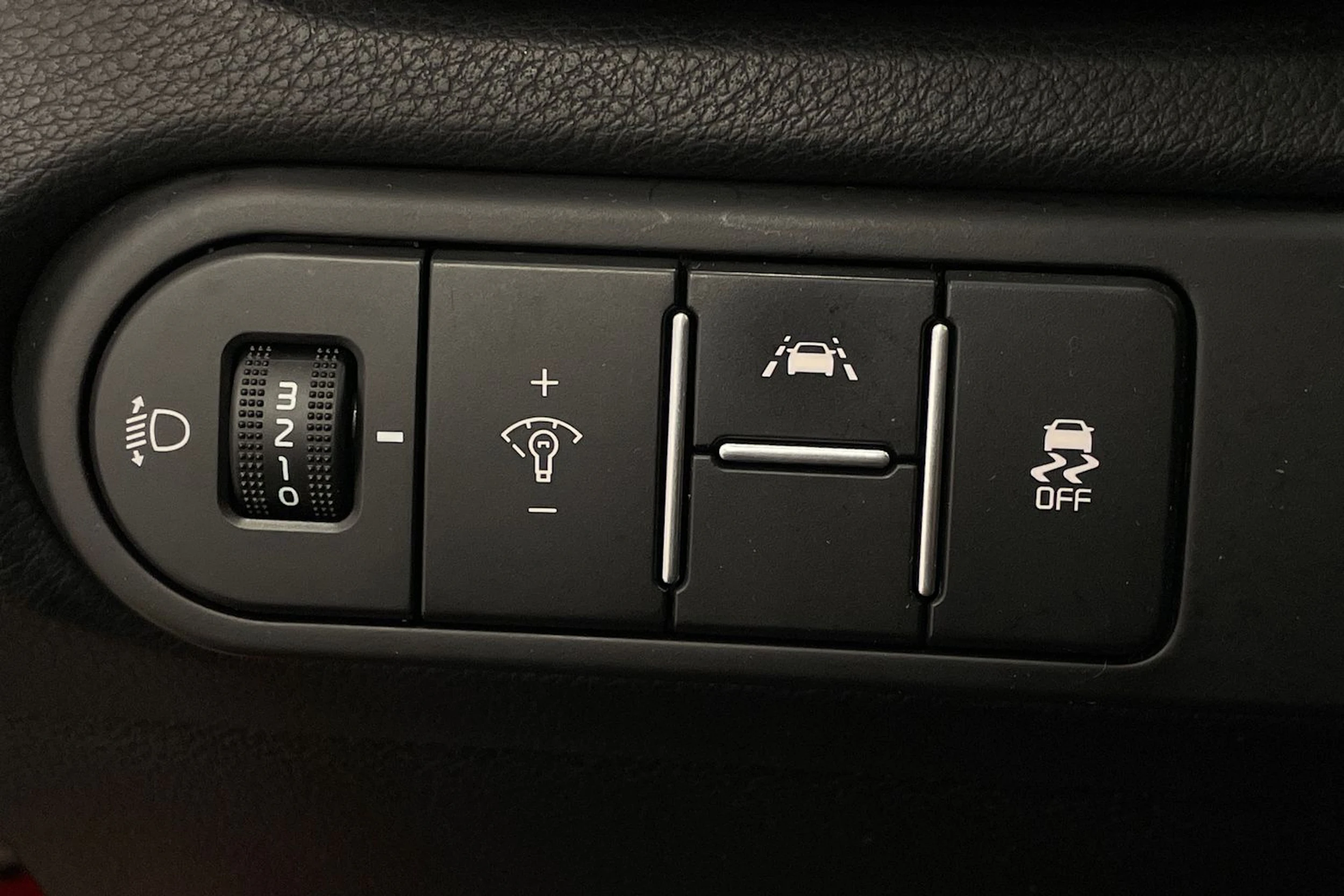 Punainen Kia Ceed 2019 kuva 15.