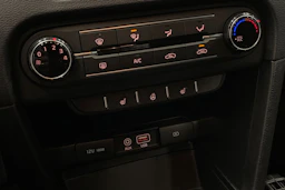 Punainen Kia Ceed 2019 kuva 17.
