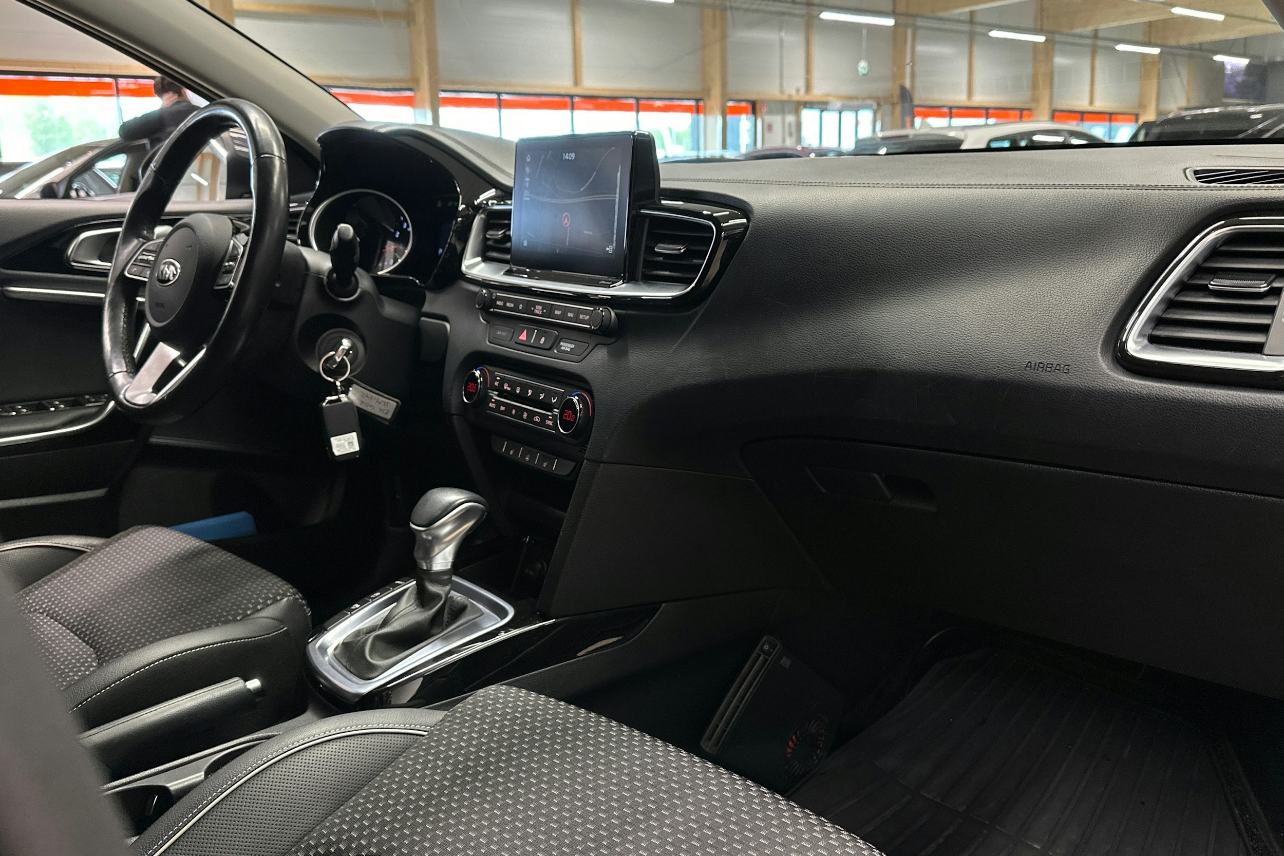 harmaa Kia Ceed 2020 kuva 12.