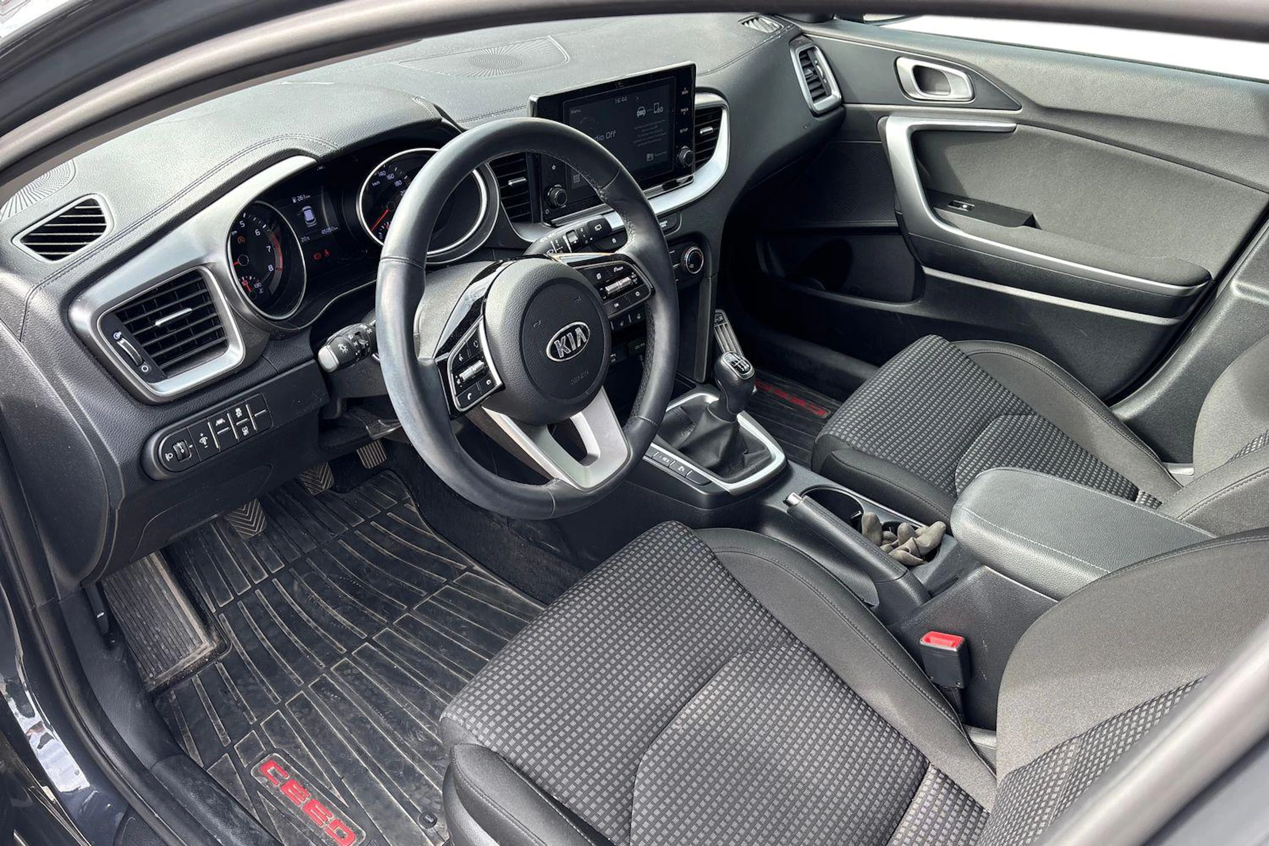 harmaa Kia Ceed 2020 kuva 3.