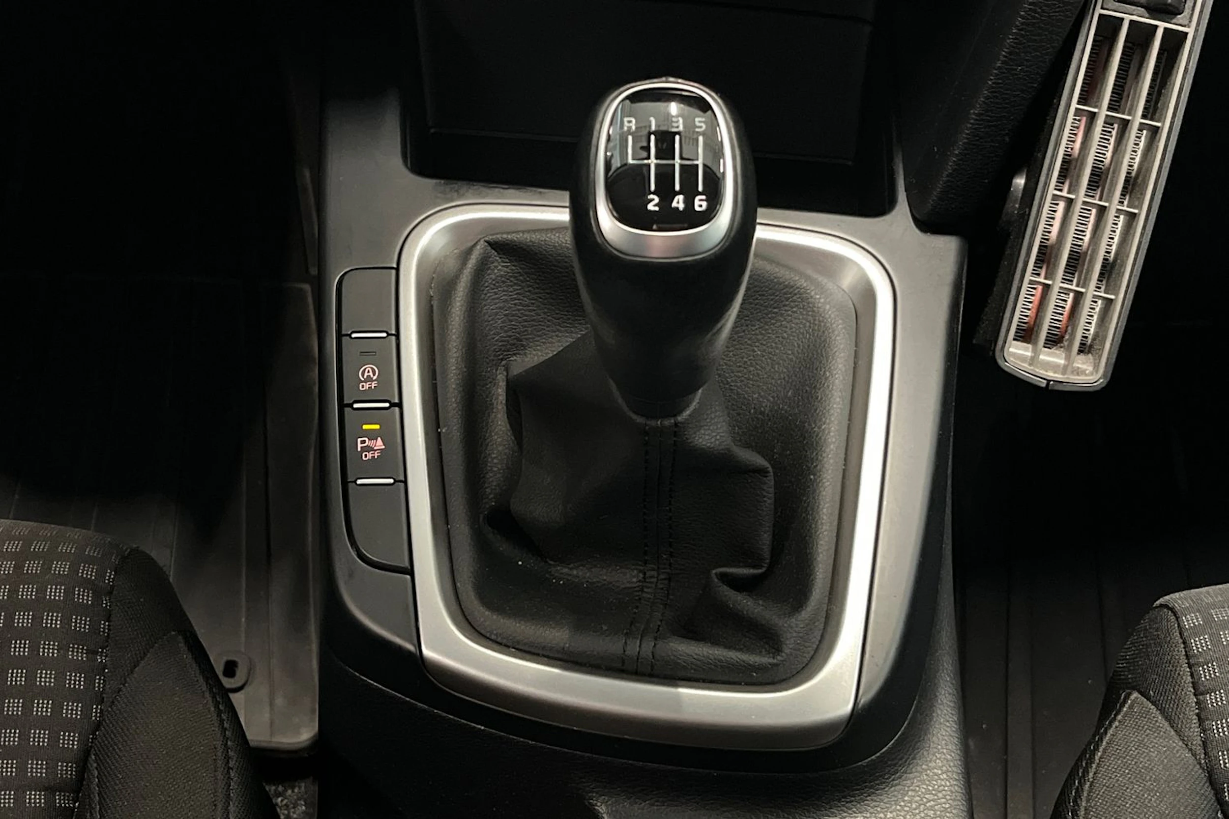 harmaa Kia Ceed 2020 kuva 25.