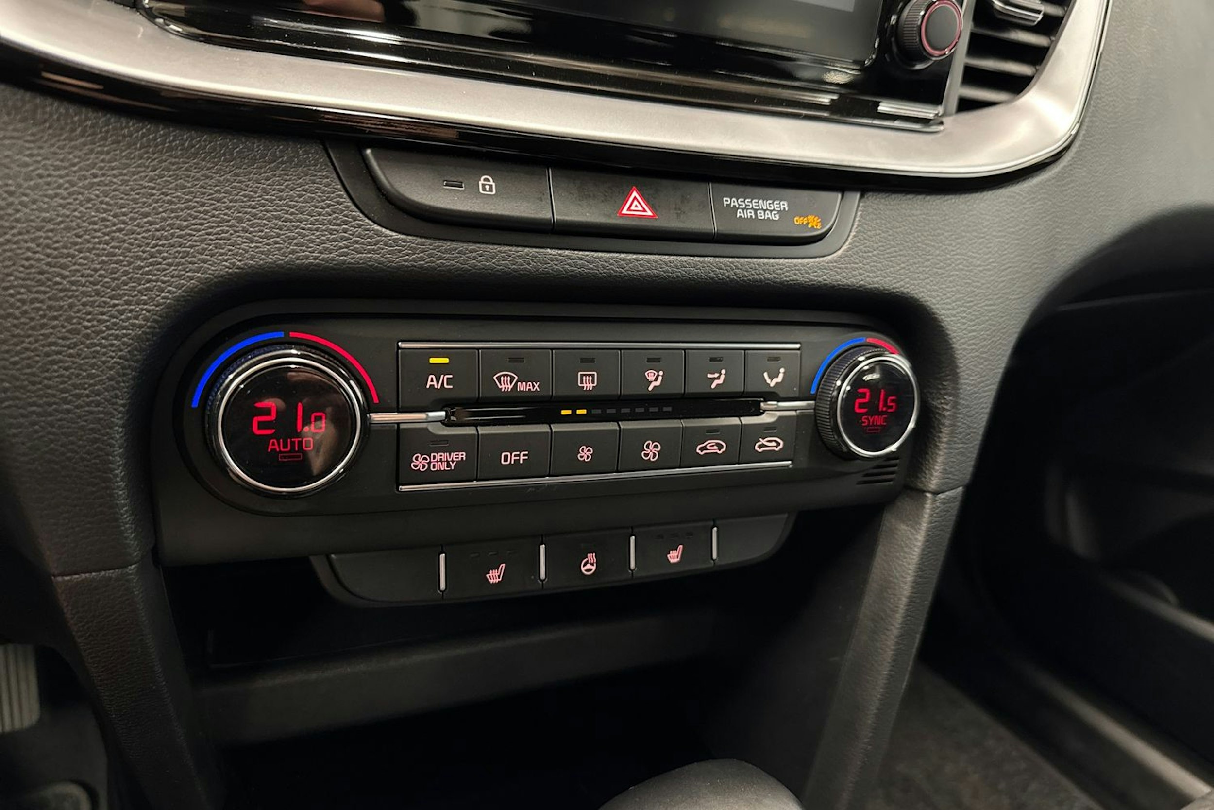 punainen Kia Ceed 2020 kuva 28.
