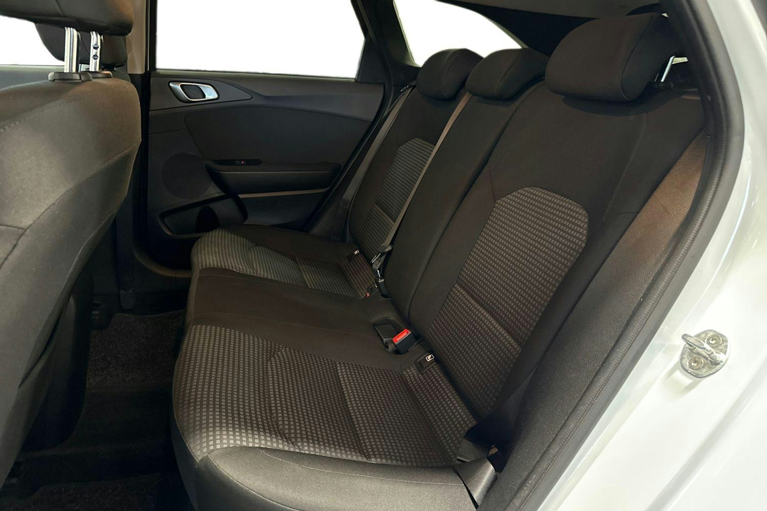 valkoinen Kia Ceed 2021 kuva 8.