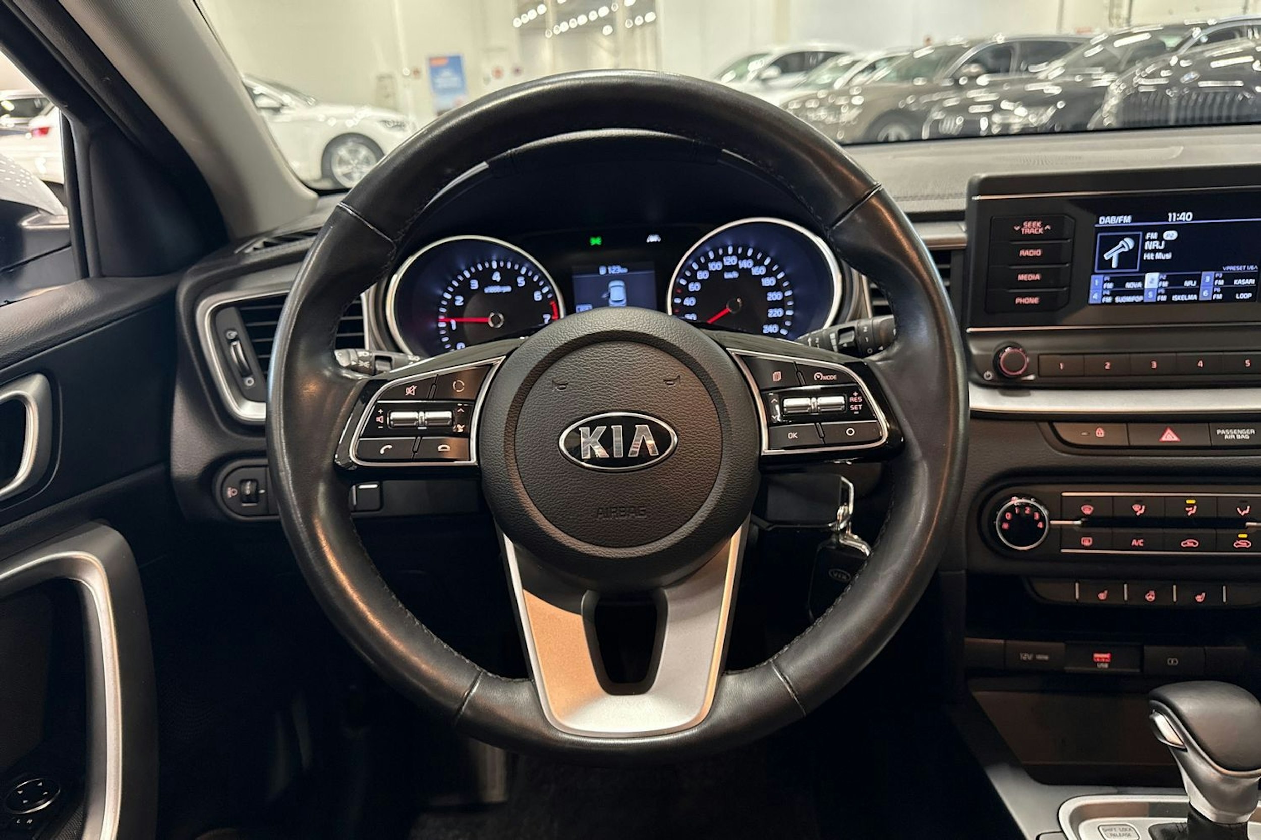 valkoinen Kia Ceed 2021 kuva 11.