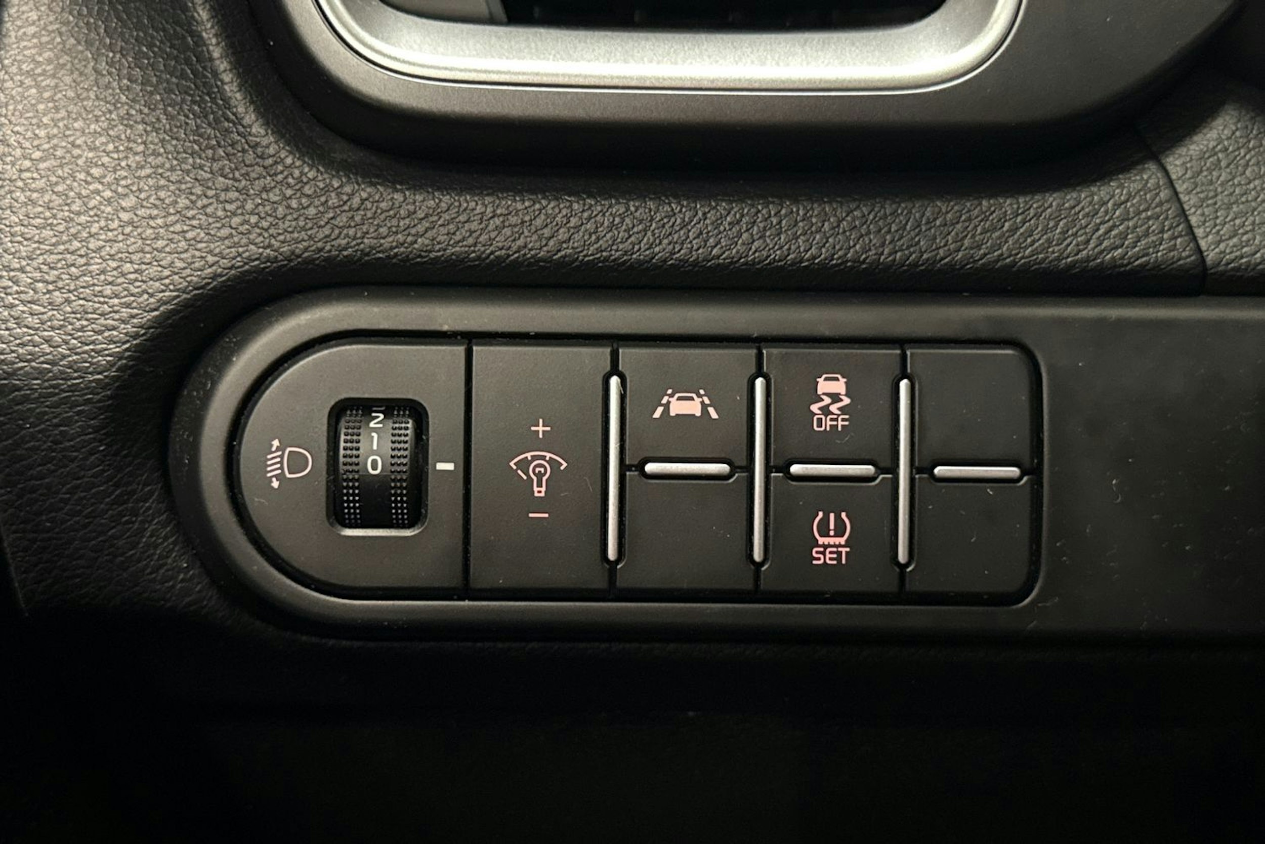 valkoinen Kia Ceed 2021 kuva 15.