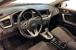 Punainen Kia ceed 2021 kuva 7.