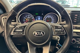 Punainen Kia ceed 2021 kuva 14.