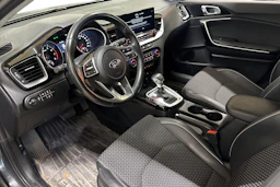 harmaa Kia Ceed 2021 kuva 3.