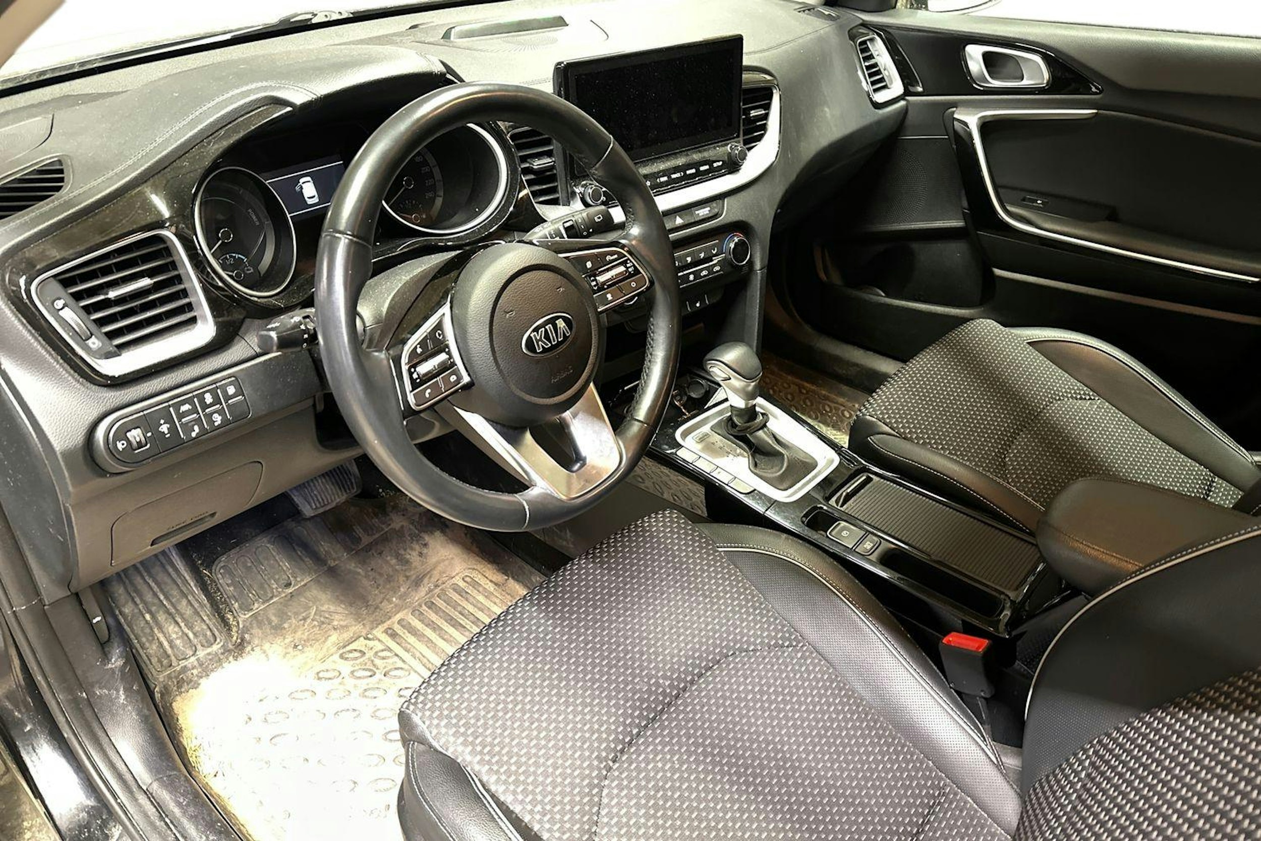 musta Kia Ceed 2021 kuva 3.