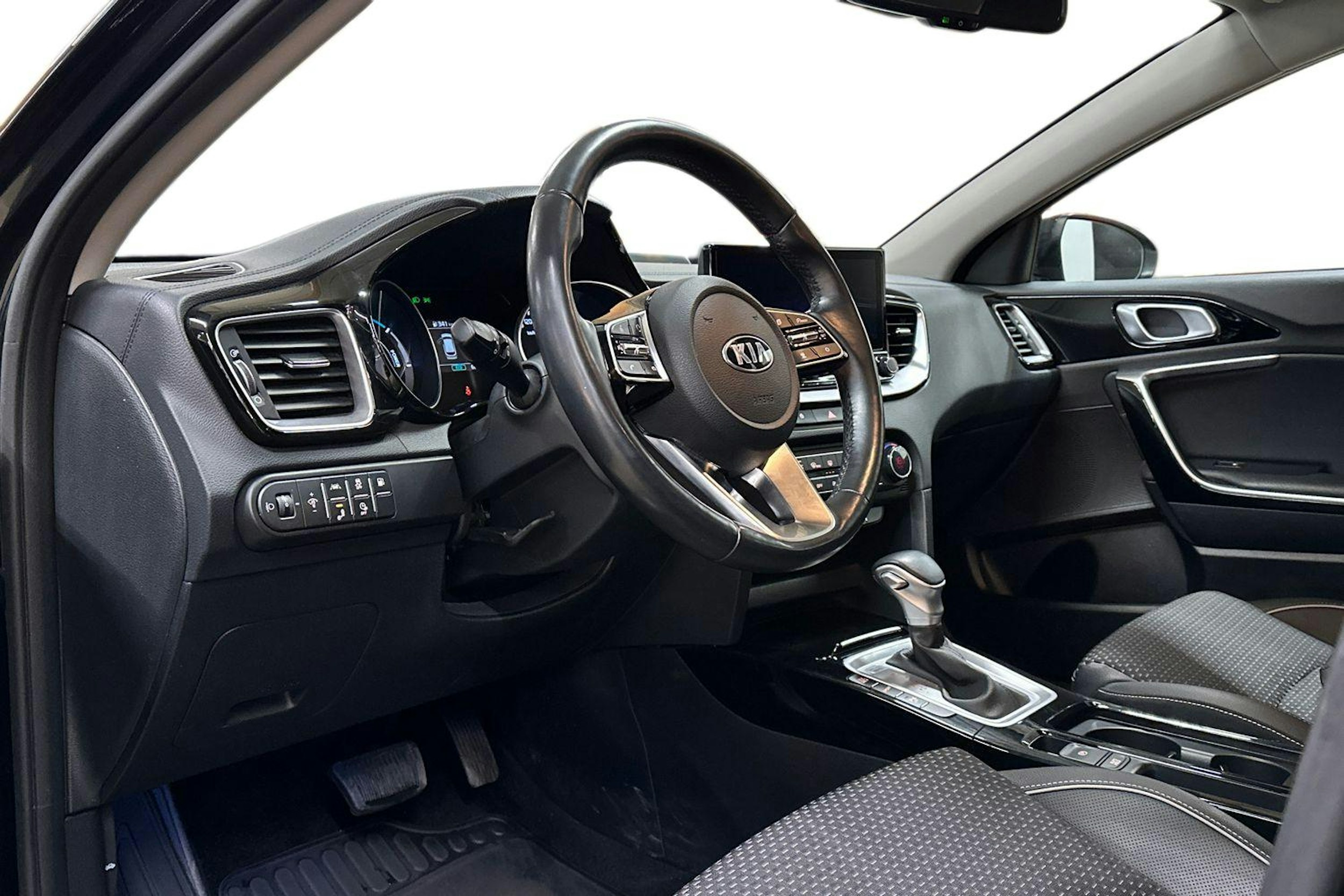 musta Kia Ceed 2021 kuva 7.
