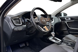 musta Kia Ceed 2021 kuva 7.