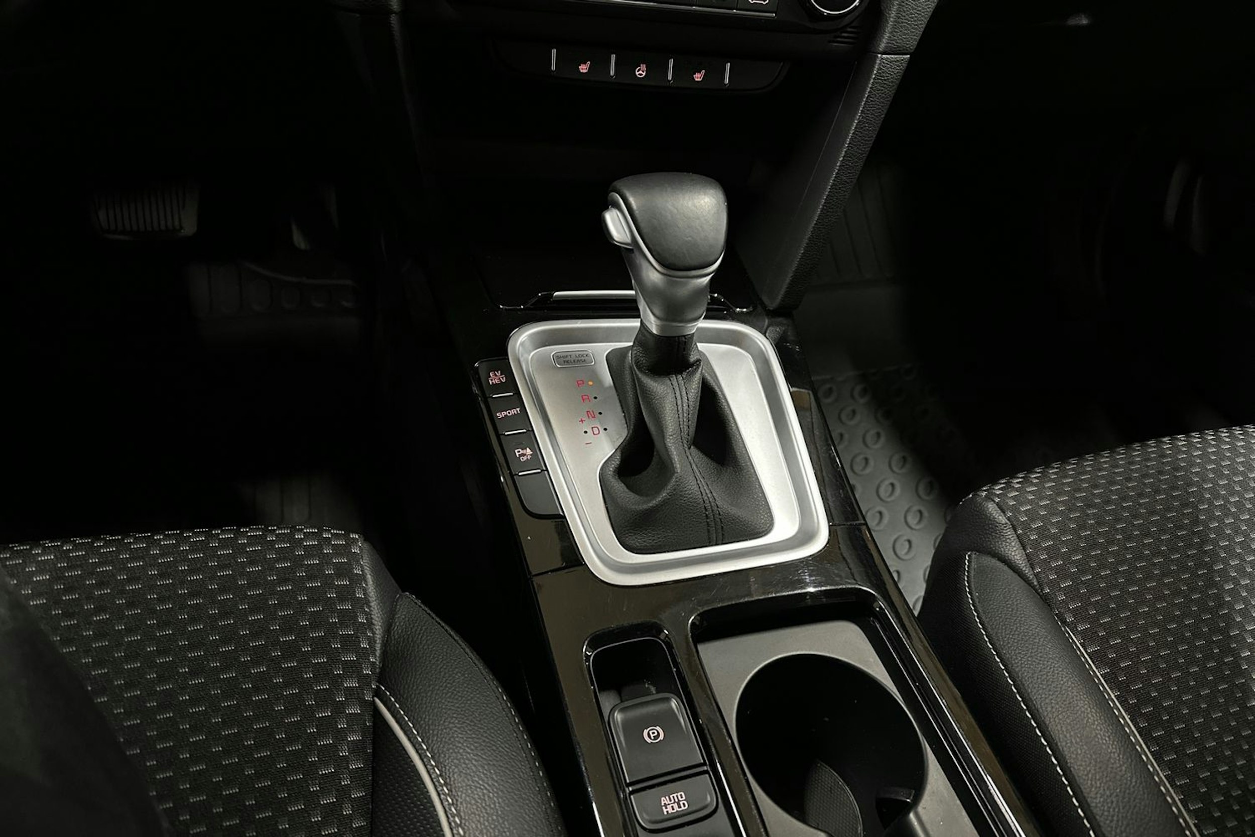 musta Kia Ceed 2021 kuva 23.