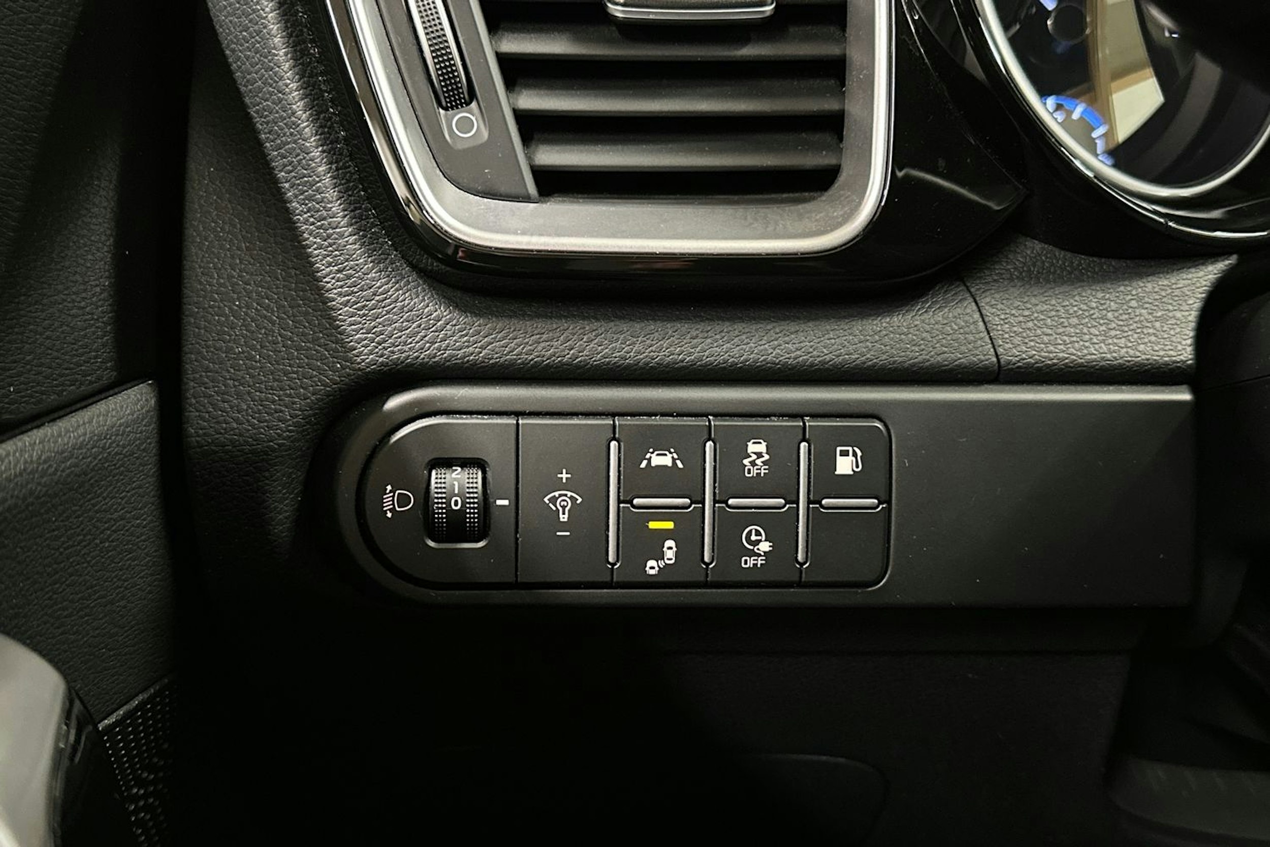 musta Kia Ceed 2021 kuva 28.