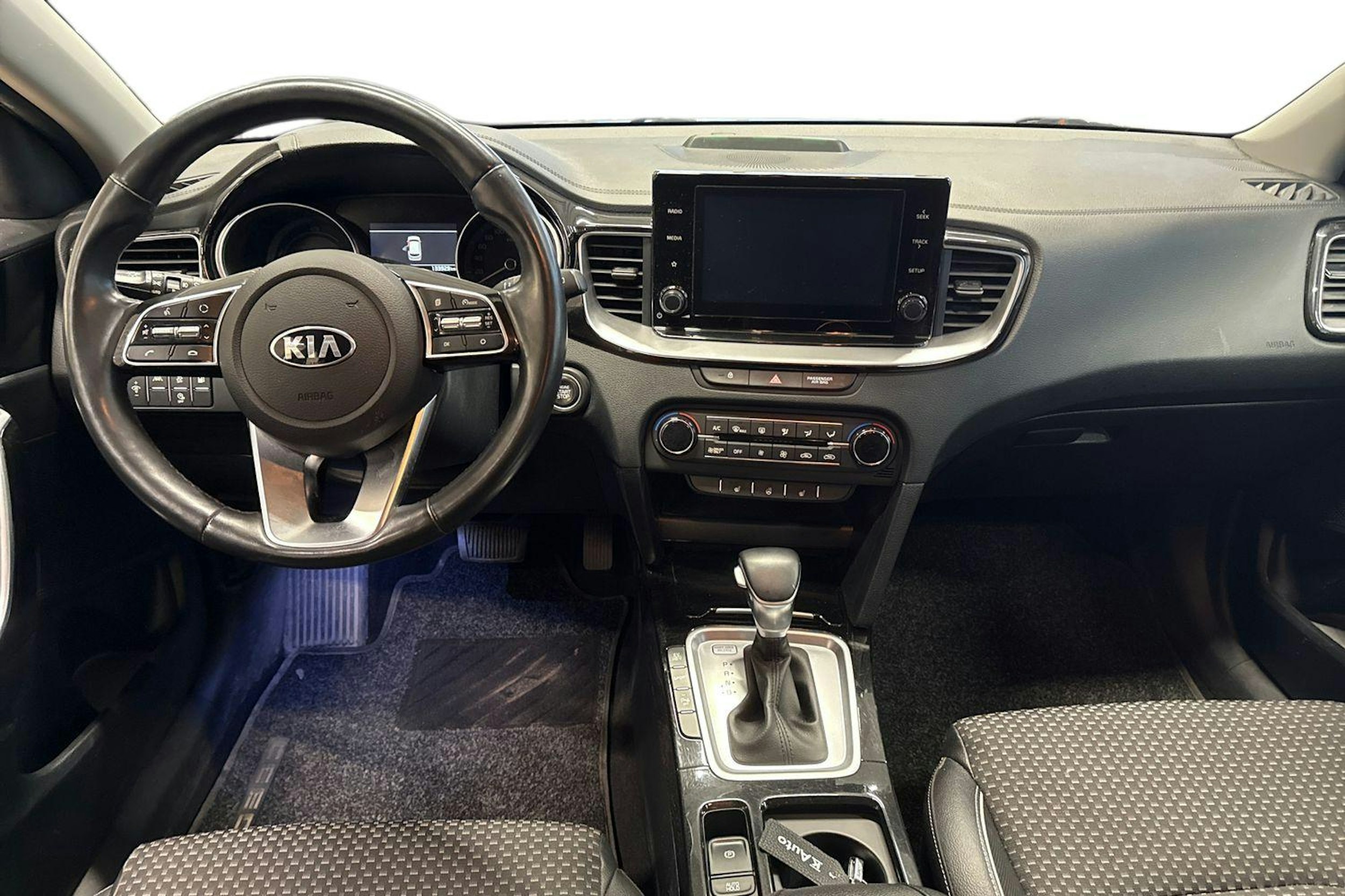 Musta Kia ceed 2021 kuva 9.