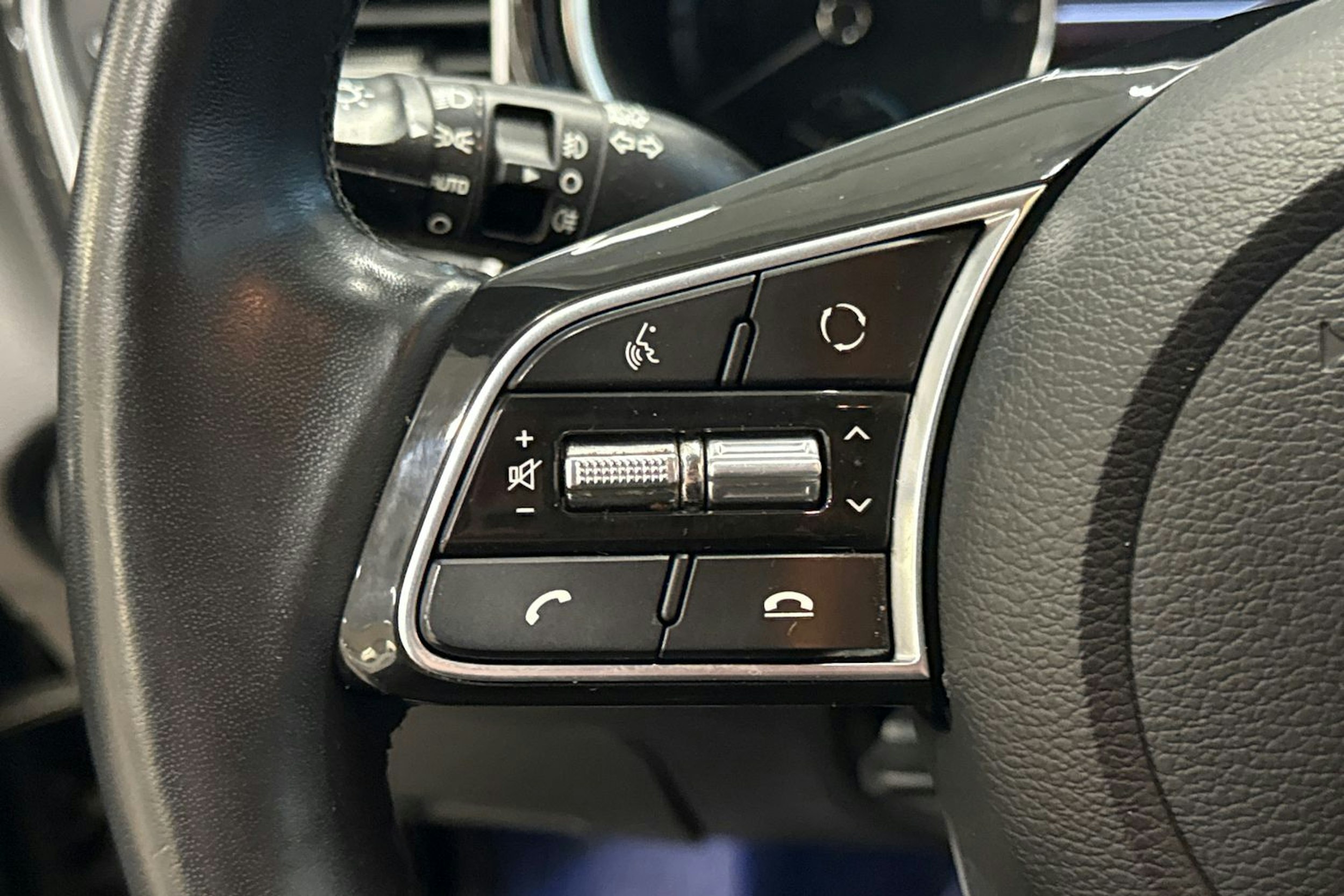 Musta Kia ceed 2021 kuva 15.