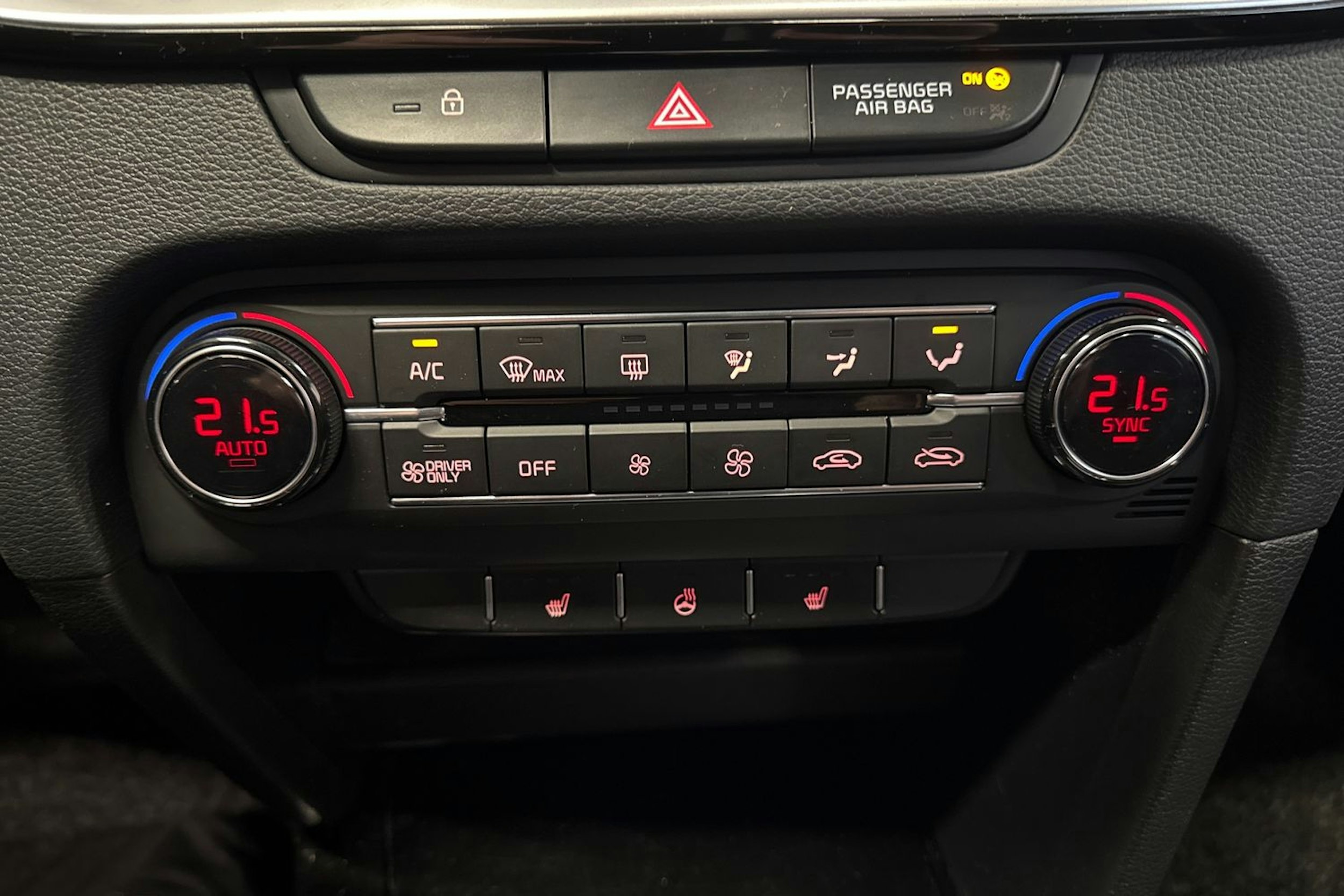 Musta Kia ceed 2021 kuva 25.