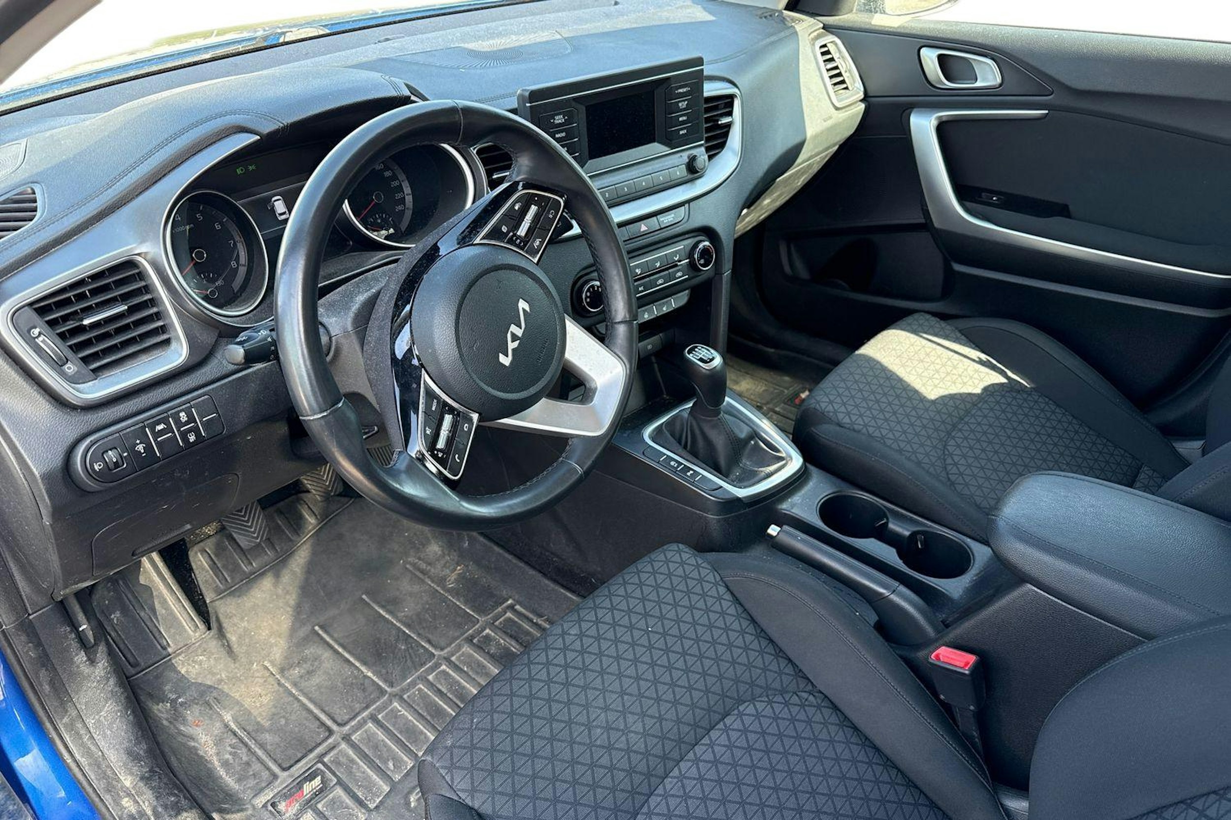 sininen Kia Ceed 2022 kuva 3.