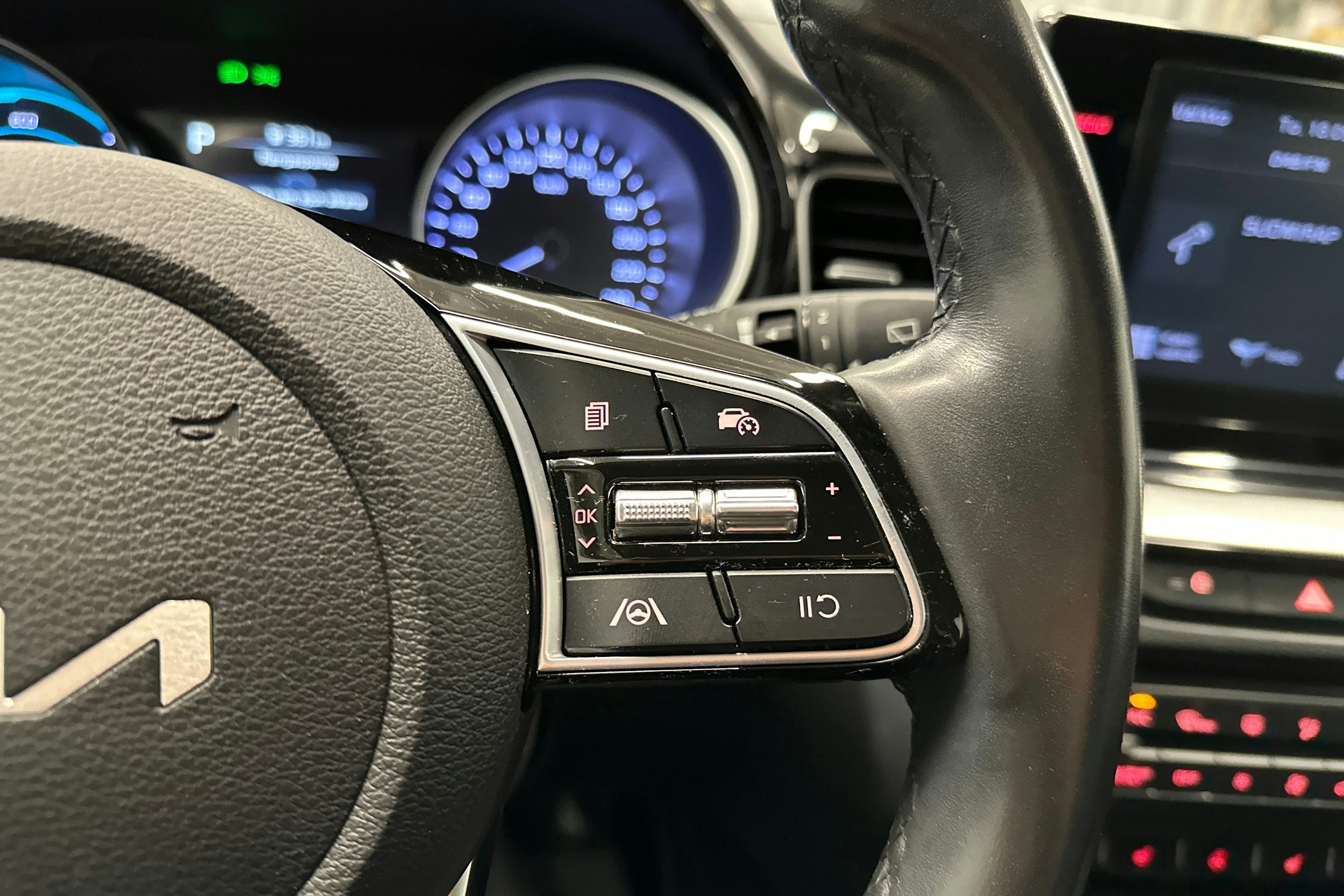 sininen Kia Ceed 2022 kuva 16.