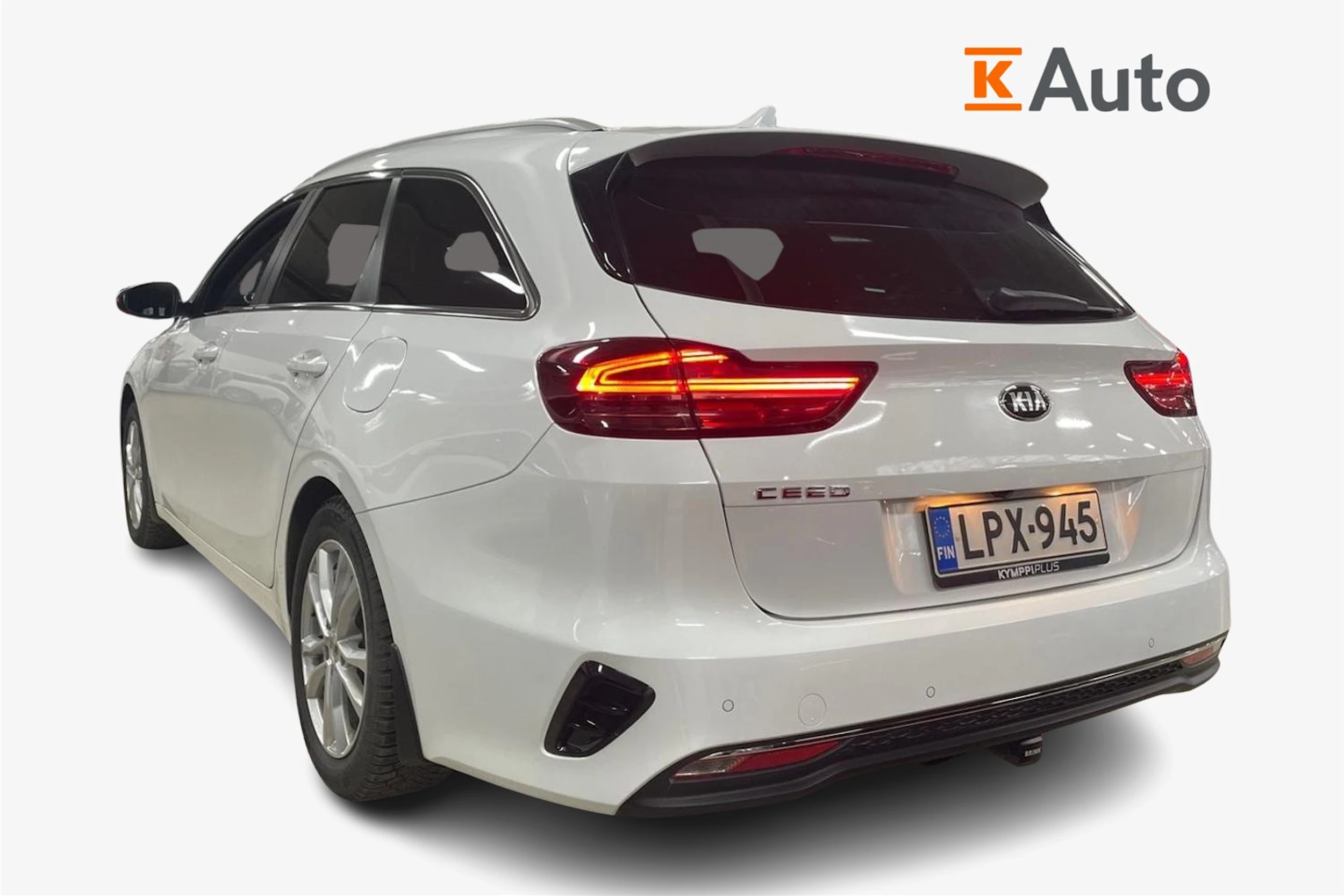 Valkoinen Kia ceed 2022 kuva 2.