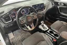 Valkoinen Kia ceed 2022 kuva 3.