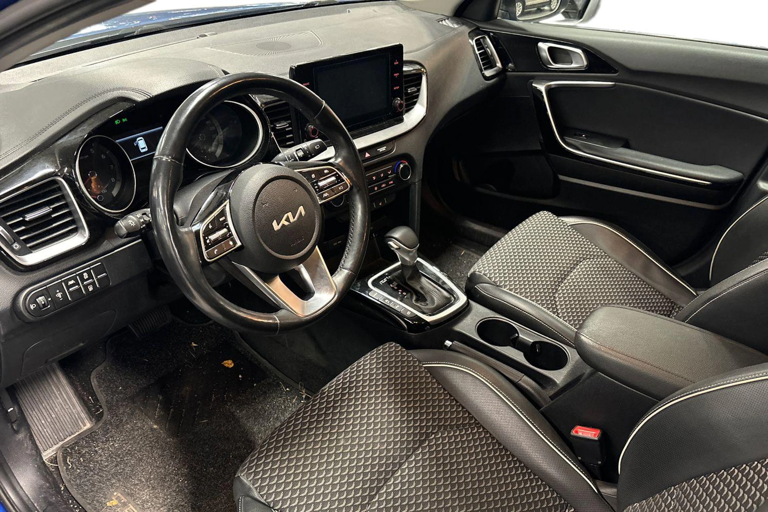 sininen Kia Ceed 2022 kuva 3.