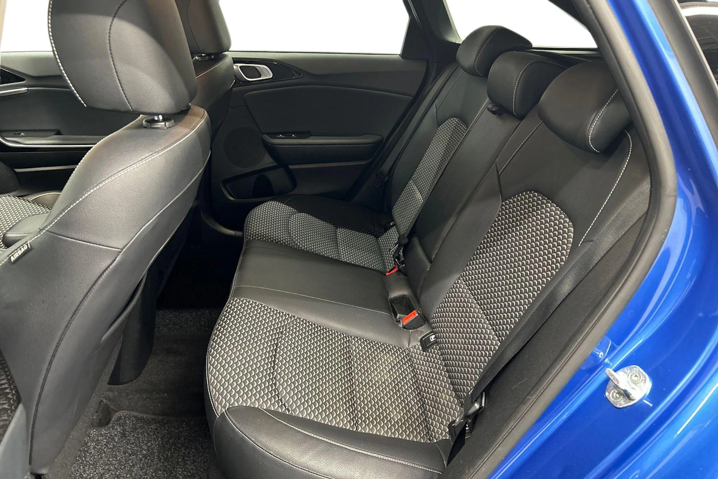 sininen Kia Ceed 2022 kuva 8.