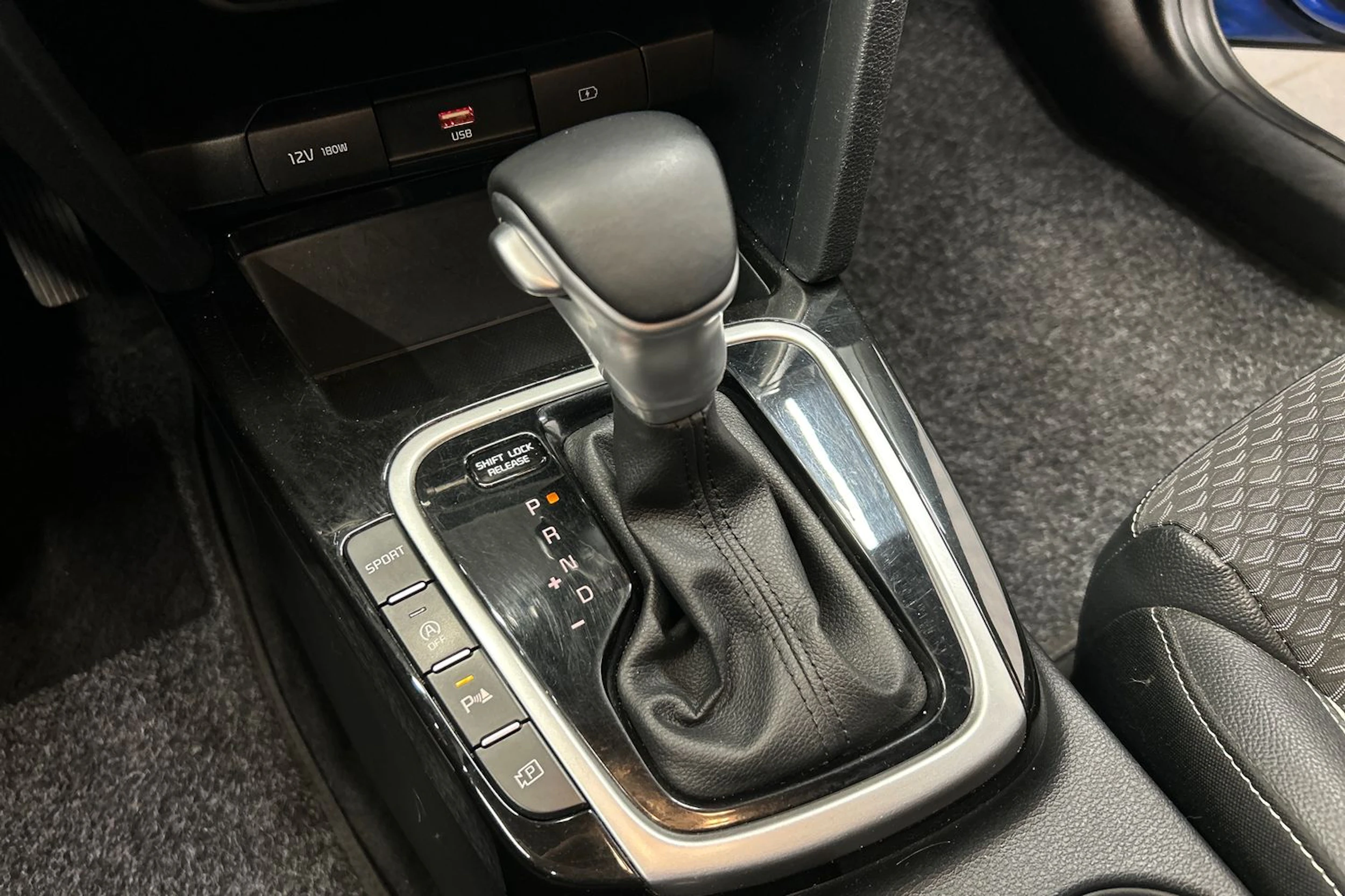 sininen Kia Ceed 2022 kuva 24.