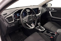 Valkoinen Kia Ceed 2022 kuva 7.
