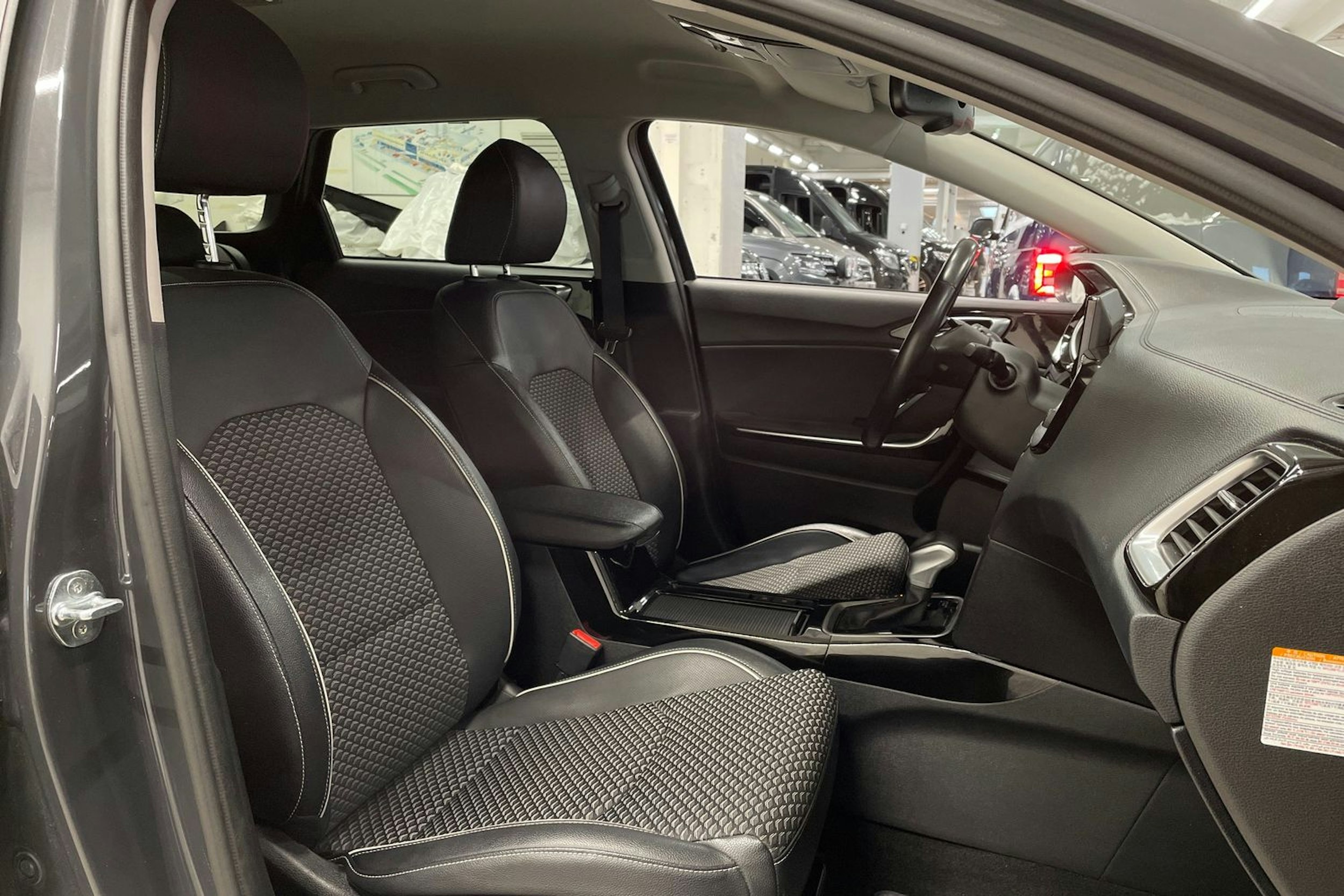 met. harmaa Kia Ceed 2022 kuva 27.