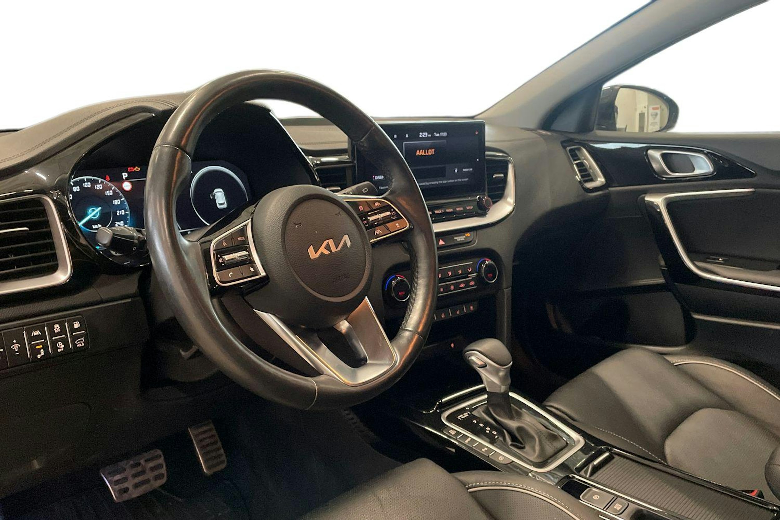 harmaa Kia Ceed 2022 kuva 6.