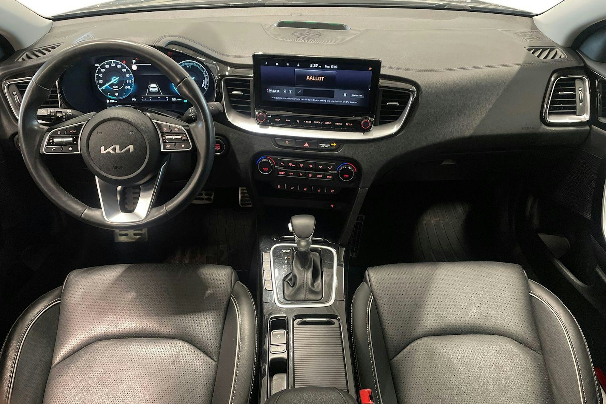 harmaa Kia Ceed 2022 kuva 7.