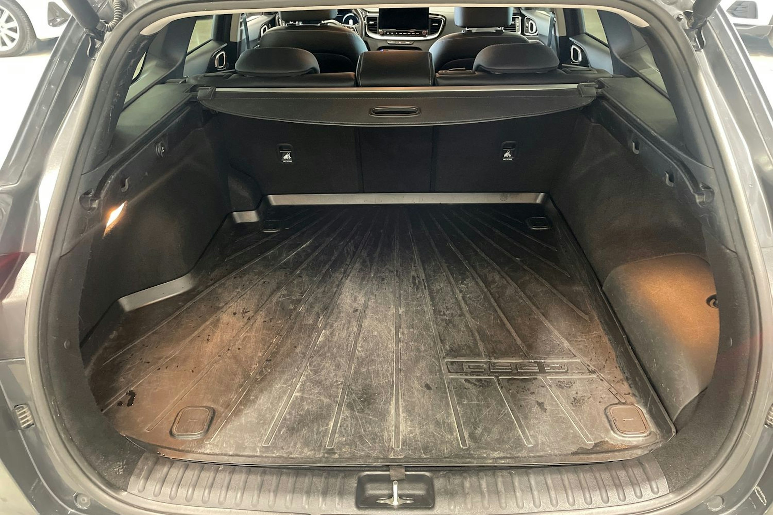 harmaa Kia Ceed 2022 kuva 28.