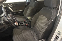 Valkoinen Kia ceed 2022 kuva 10.