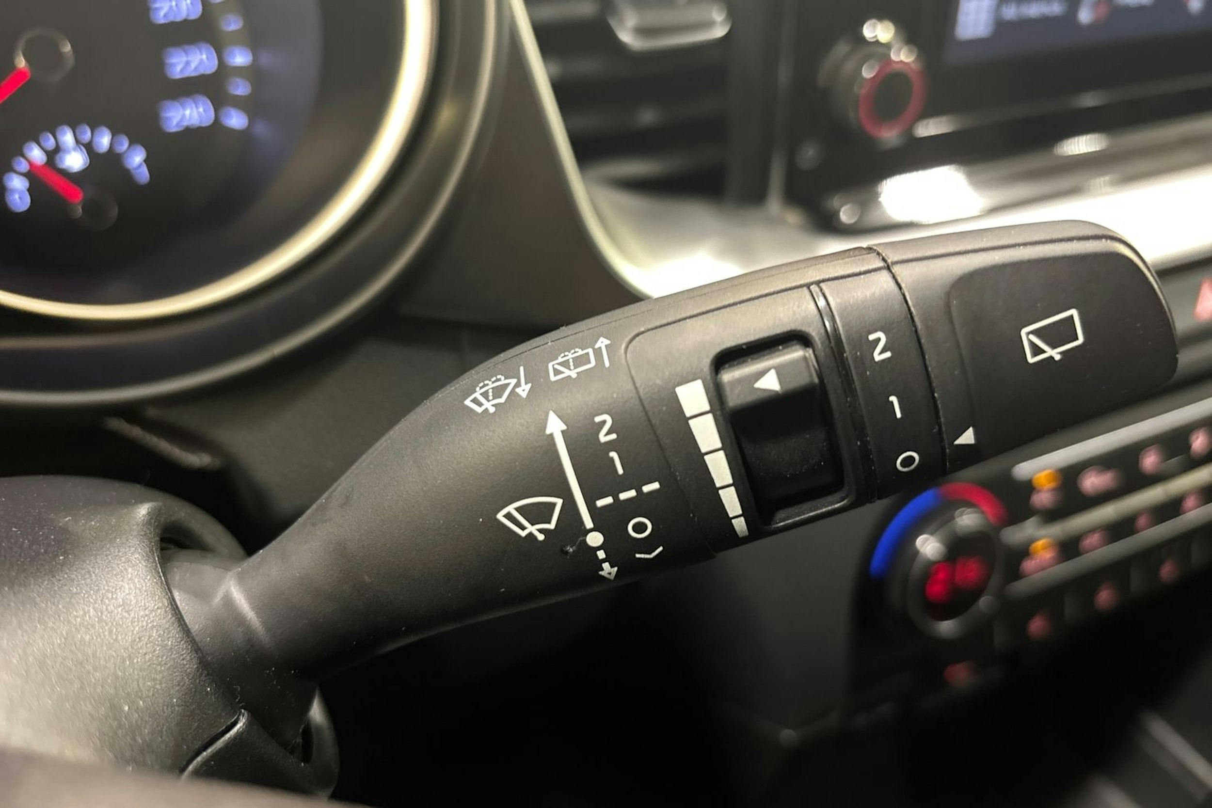 Valkoinen Kia ceed 2022 kuva 16.