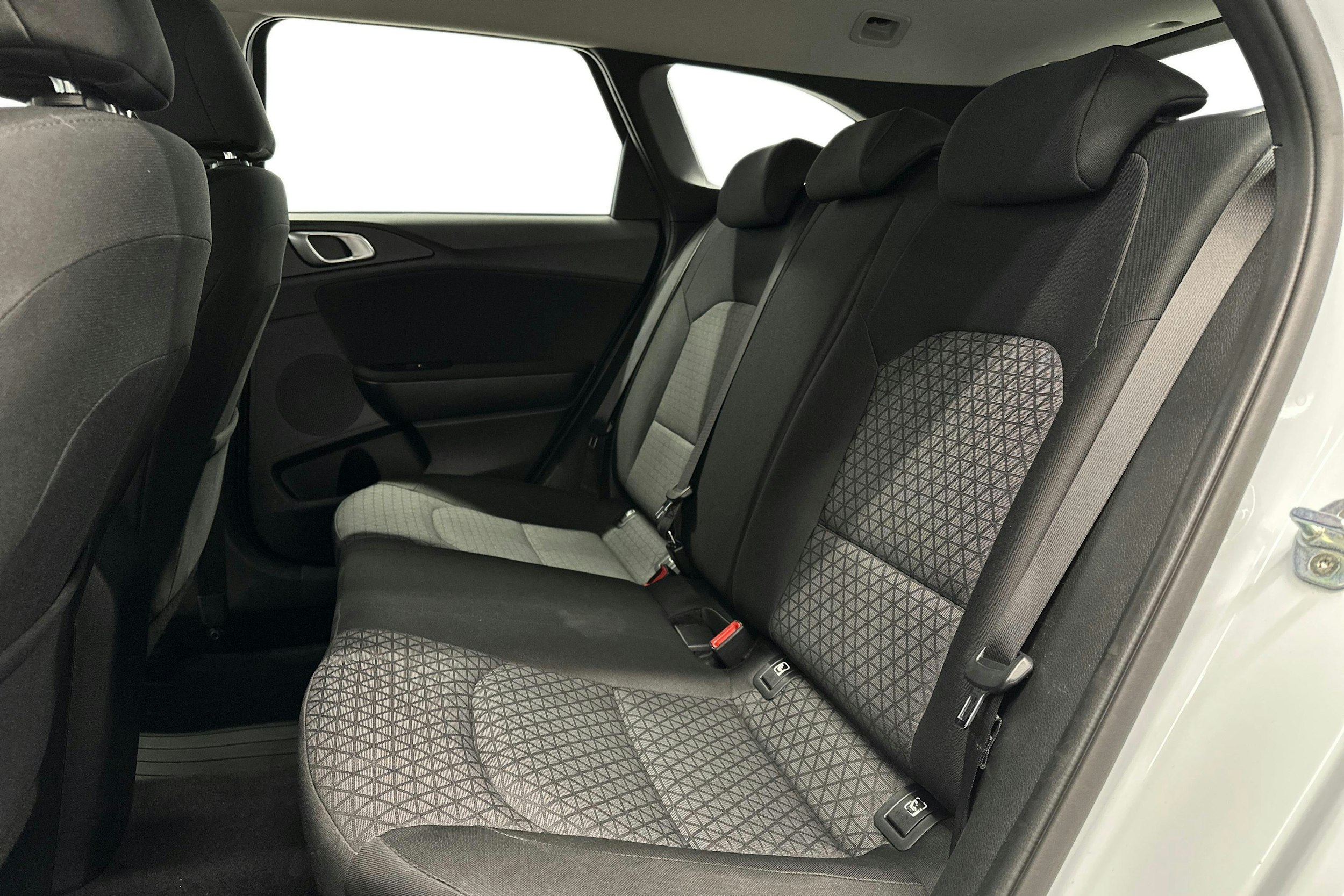 valkoinen Kia Ceed 2022 kuva 10.