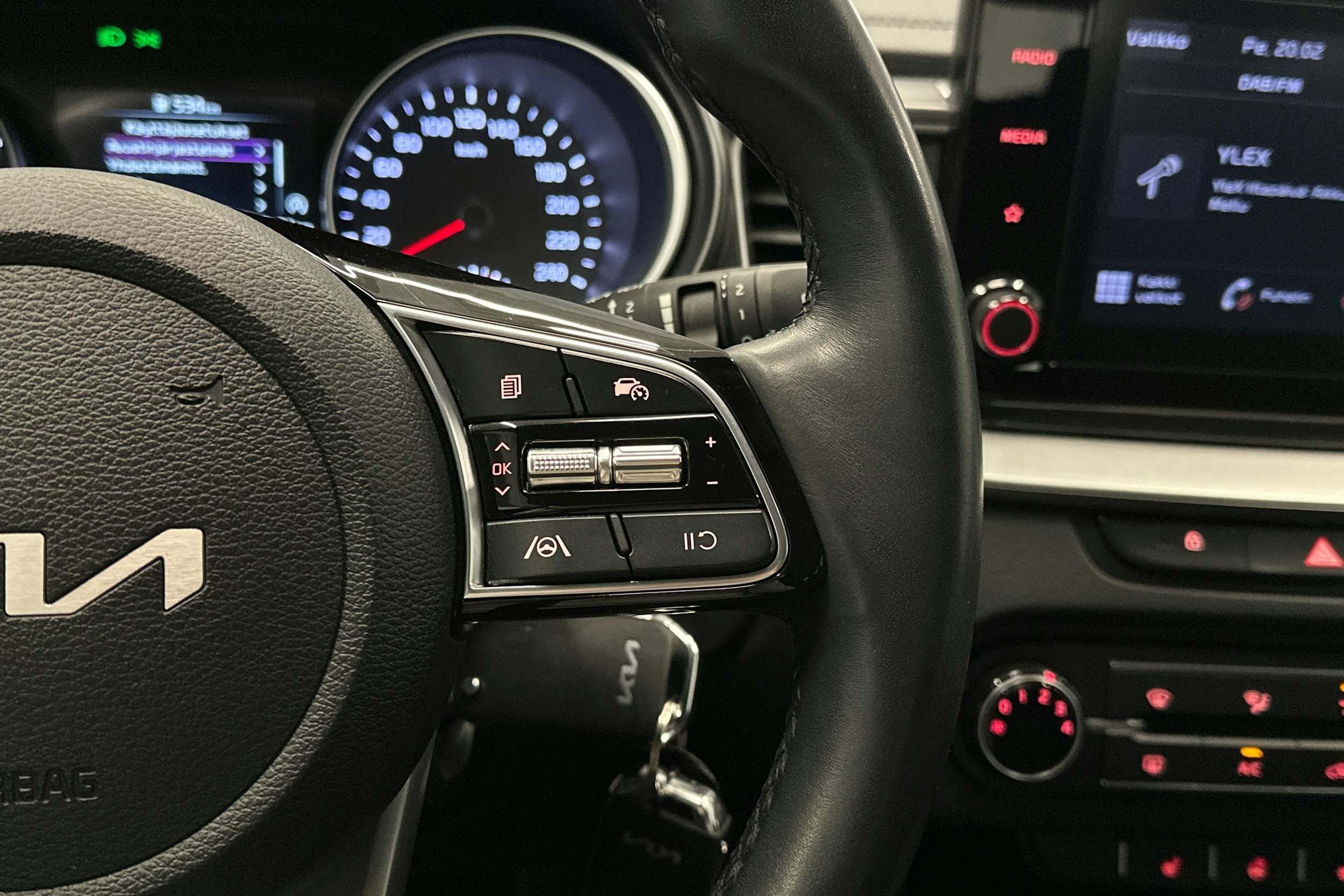 valkoinen Kia Ceed 2022 kuva 18.