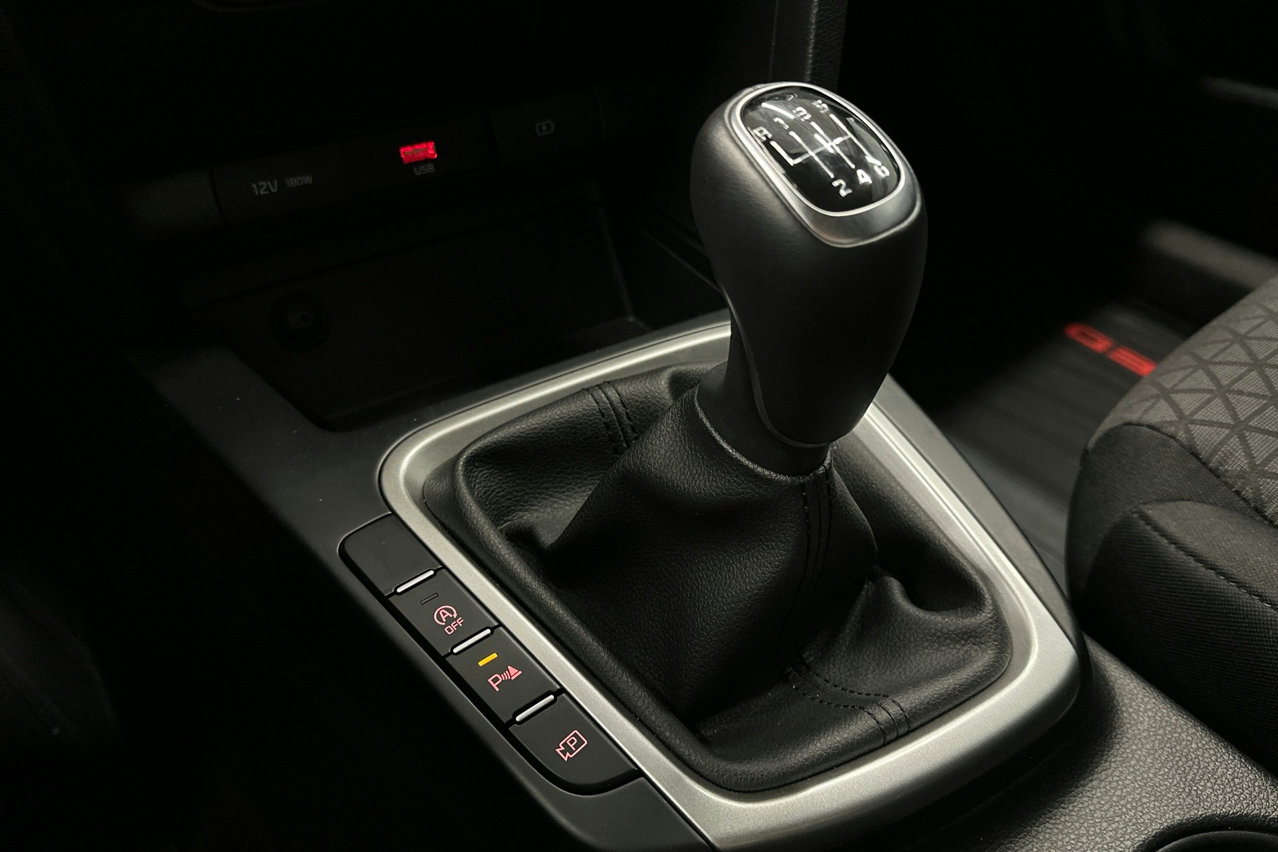 valkoinen Kia Ceed 2022 kuva 26.