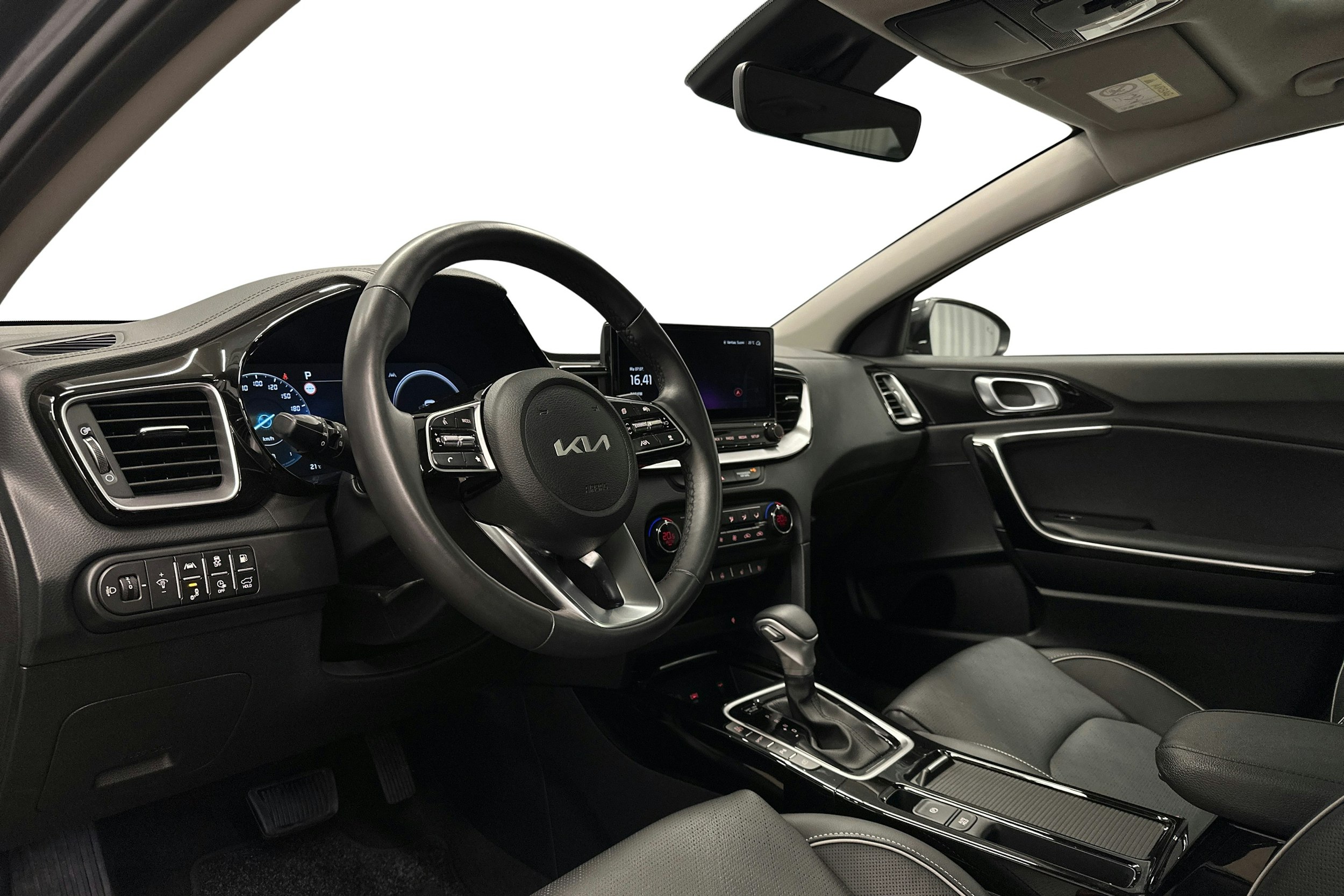 harmaa Kia Ceed 2023 kuva 7.