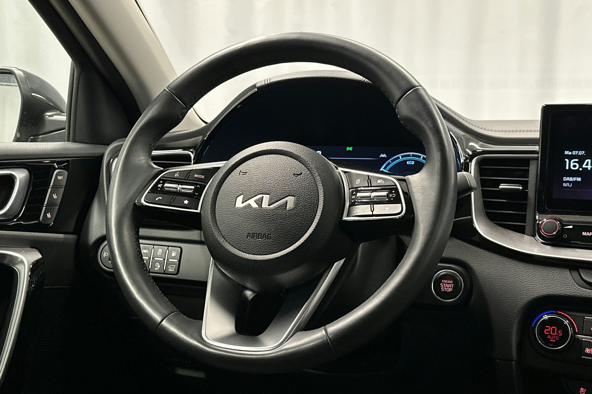 harmaa Kia Ceed 2023 kuva 19.