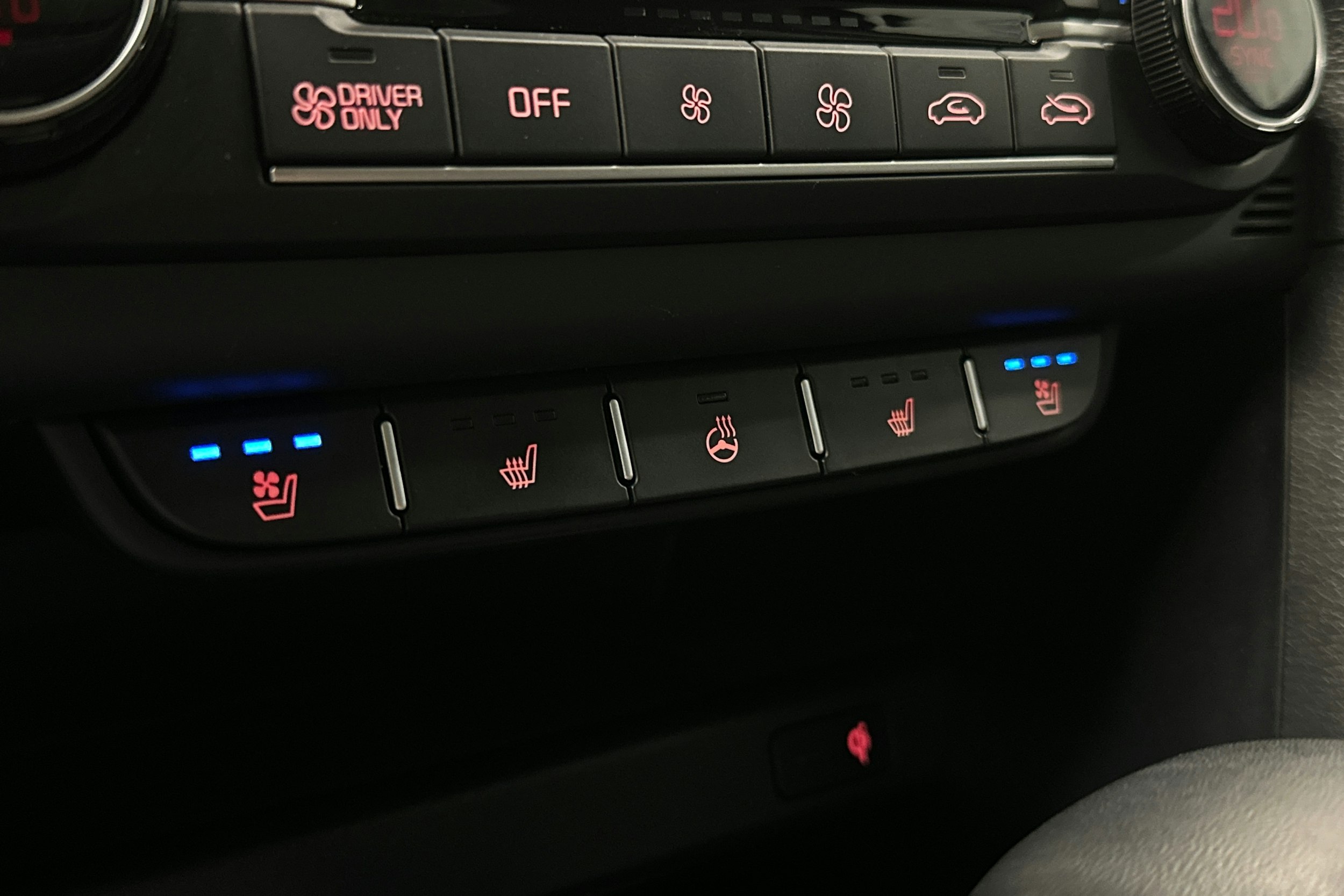 harmaa Kia Ceed 2023 kuva 27.