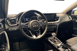 sininen Kia Ceed 2023 kuva 7.