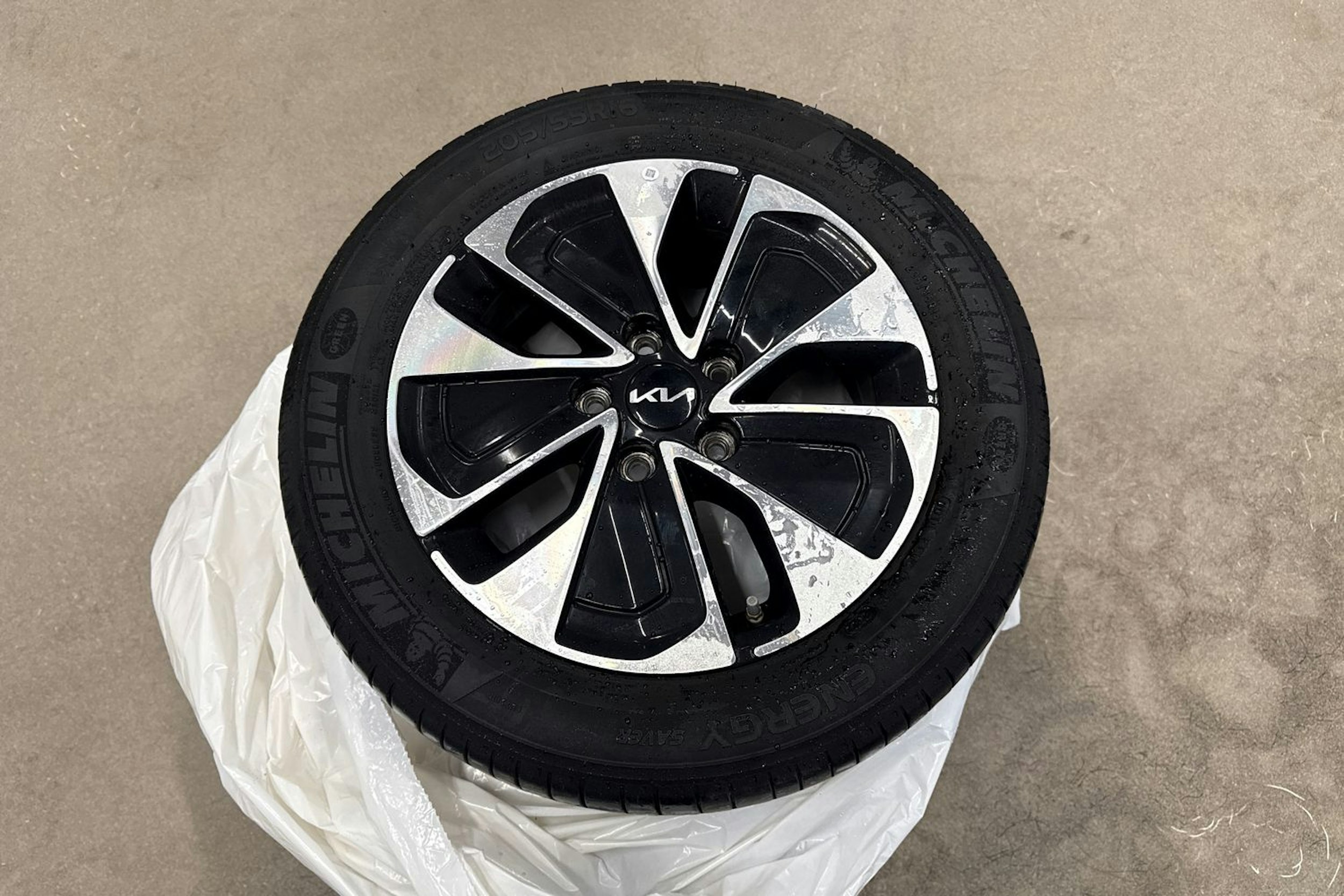 sininen Kia Ceed 2023 kuva 13.