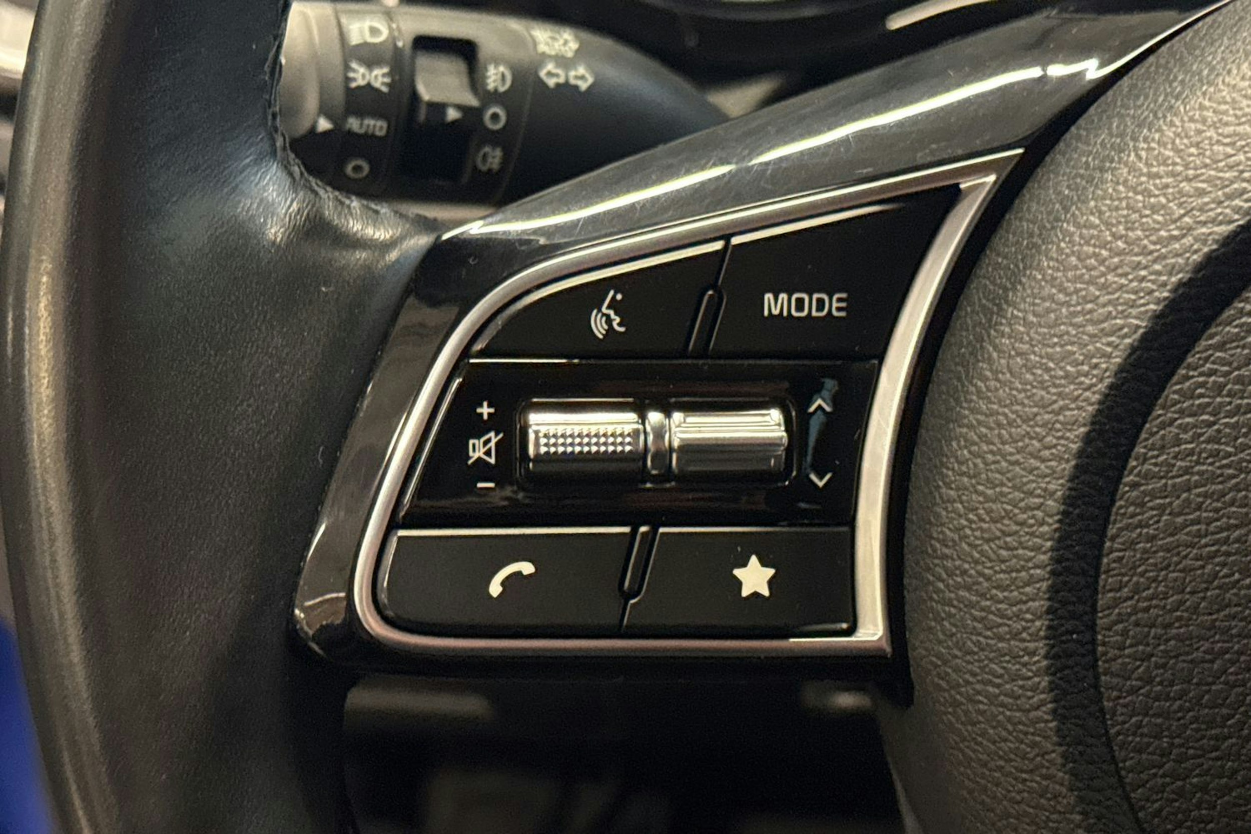 sininen Kia Ceed 2023 kuva 17.