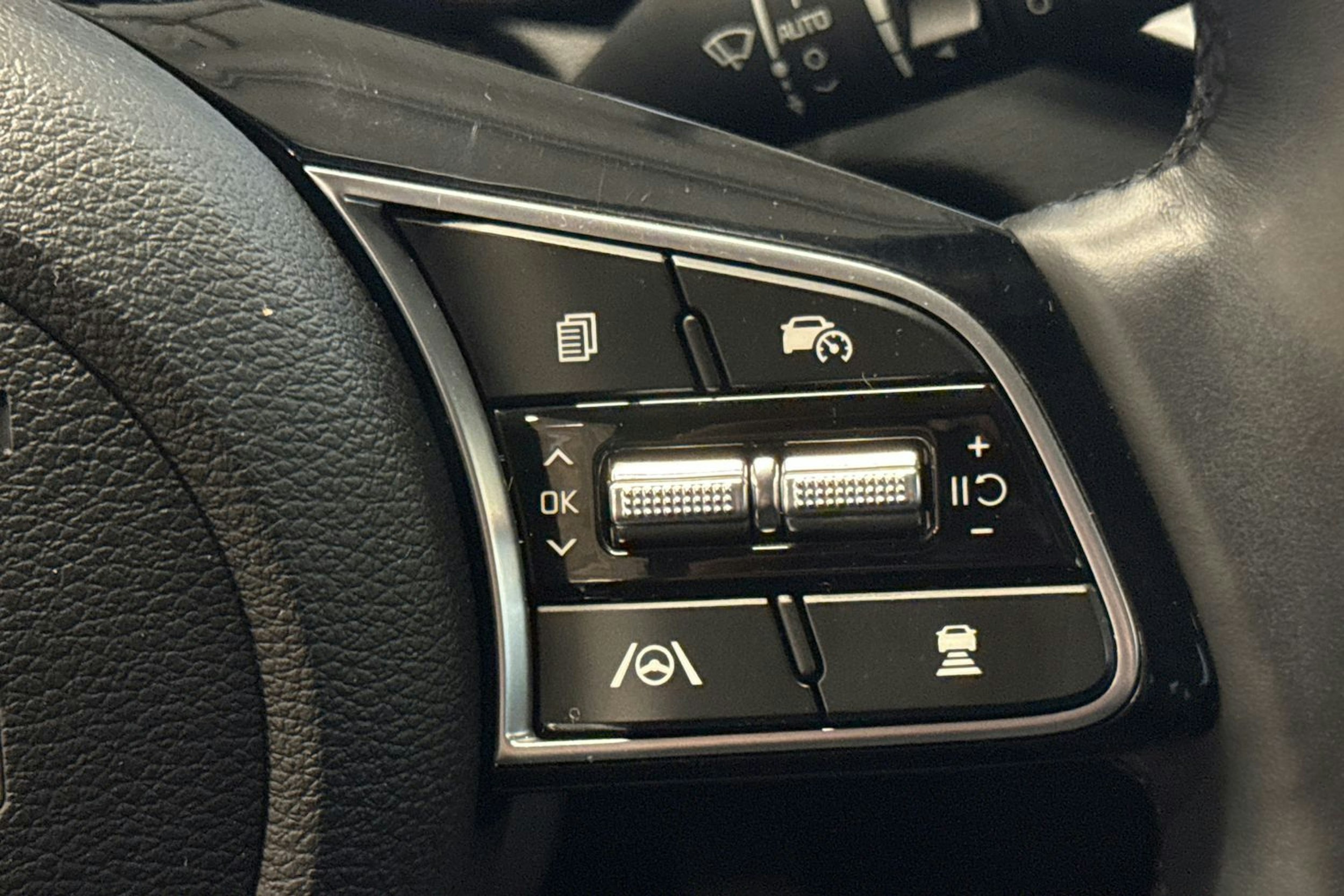 sininen Kia Ceed 2023 kuva 18.