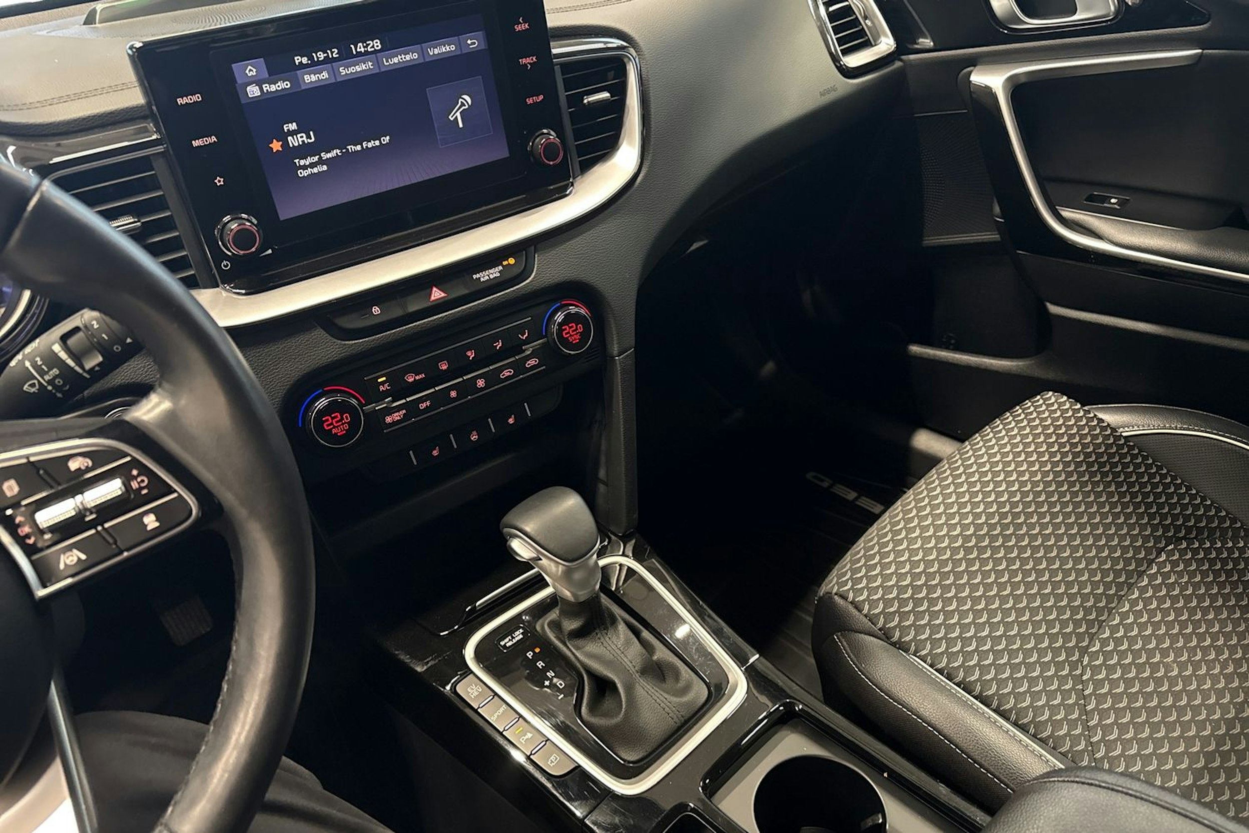 sininen Kia Ceed 2023 kuva 29.