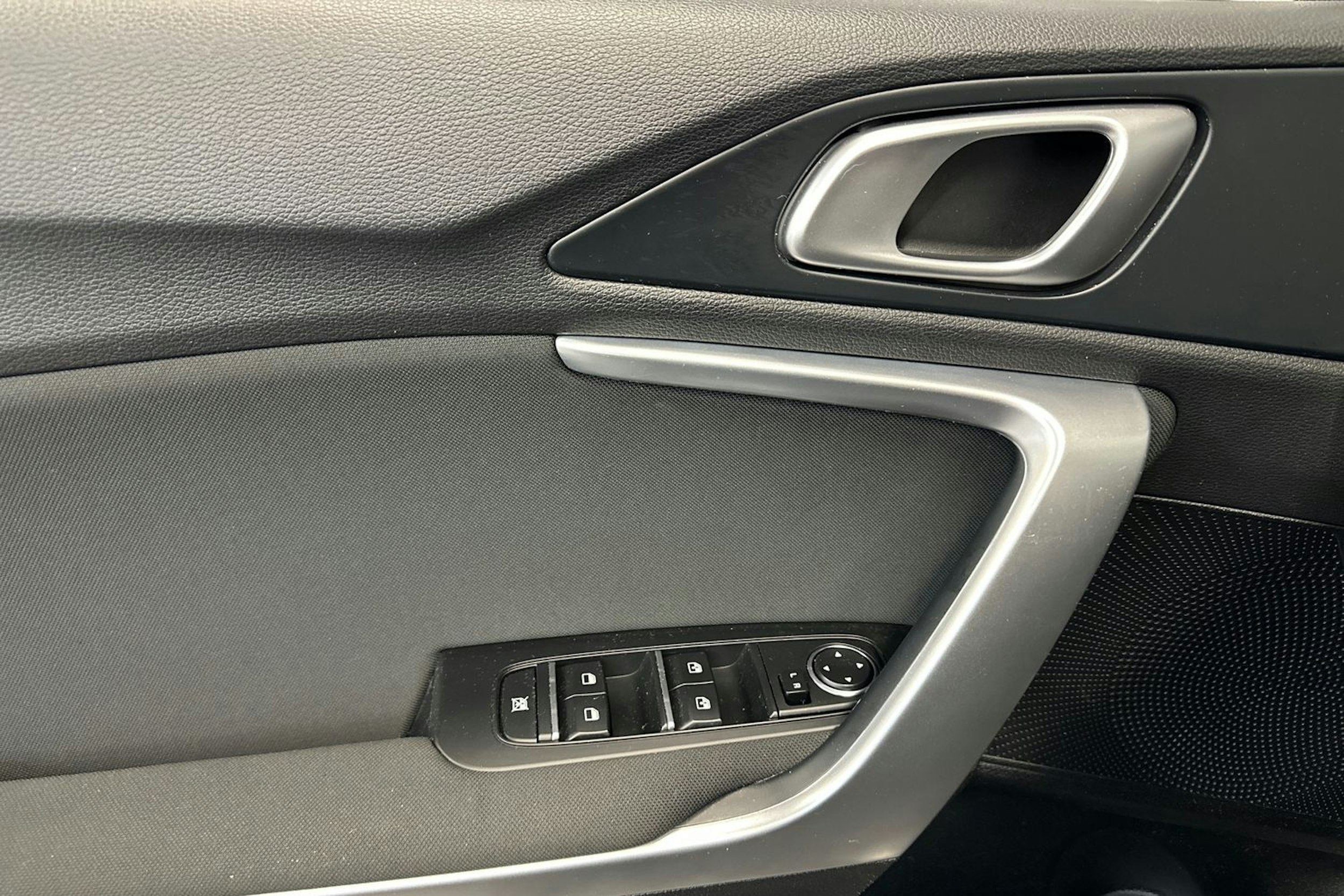 musta Kia Ceed 2023 kuva 14.