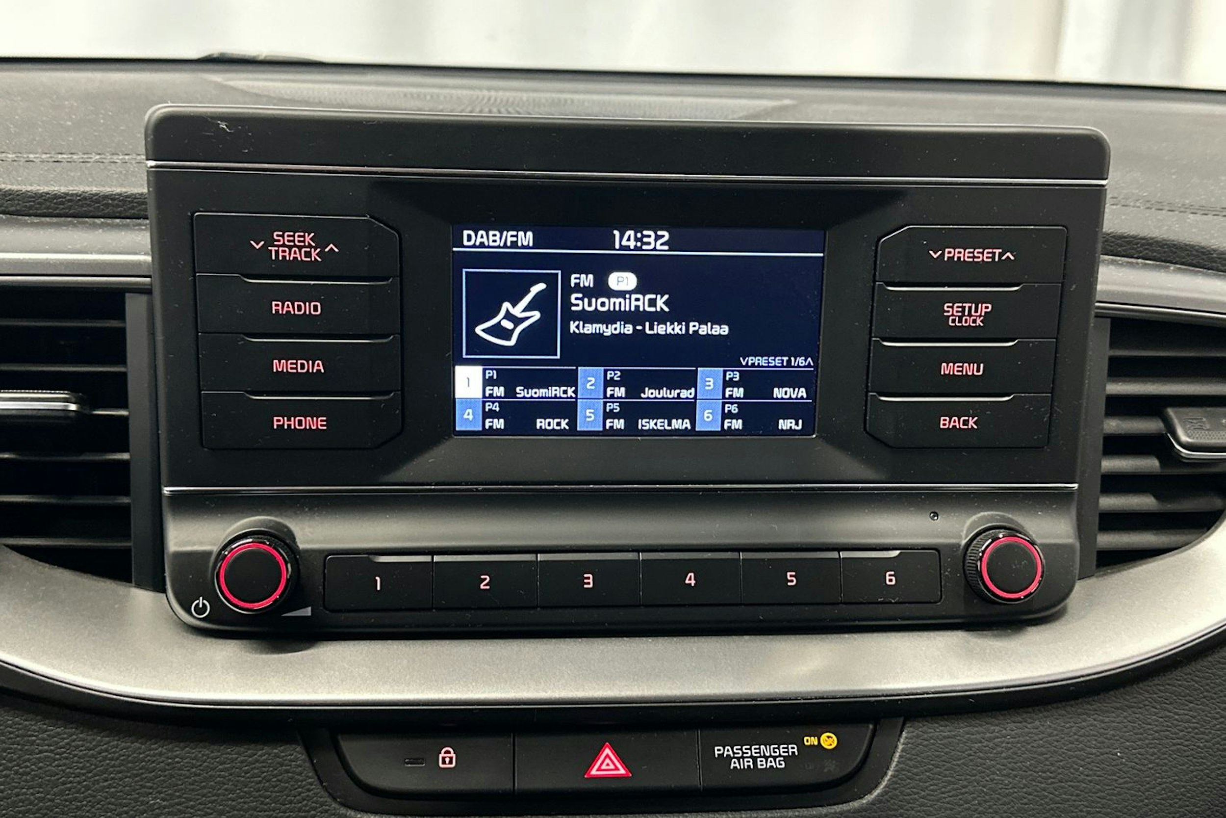 musta Kia Ceed 2023 kuva 19.