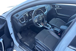 valkoinen Kia Ceed 2023 kuva 3.