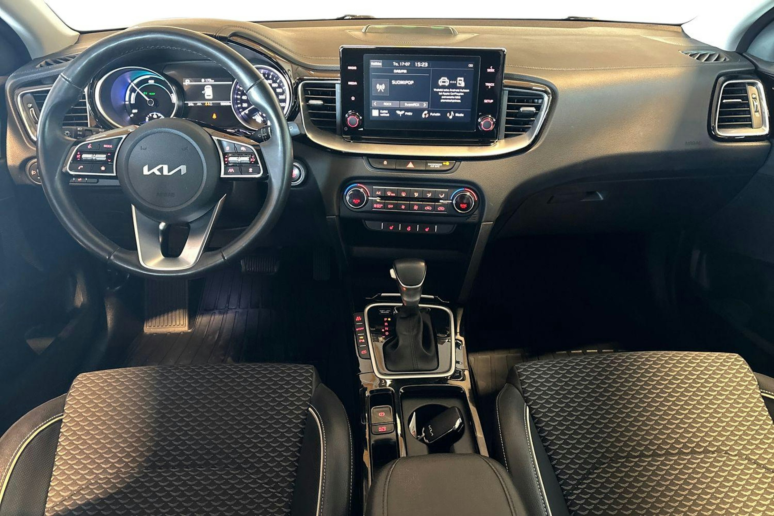 valkoinen Kia Ceed 2023 kuva 9.